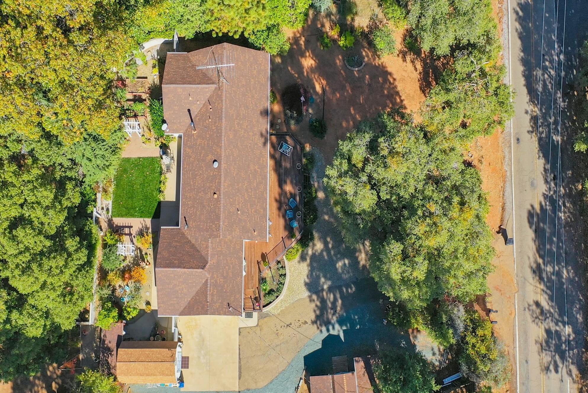 A different perspective can change everything! 

Drone photography helps showcase a property&rsquo;s location, surroundings, lot size, and unique features in a way ground-level photos simply can&rsquo;t.

Whether it&rsquo;s a luxury home, vacation re