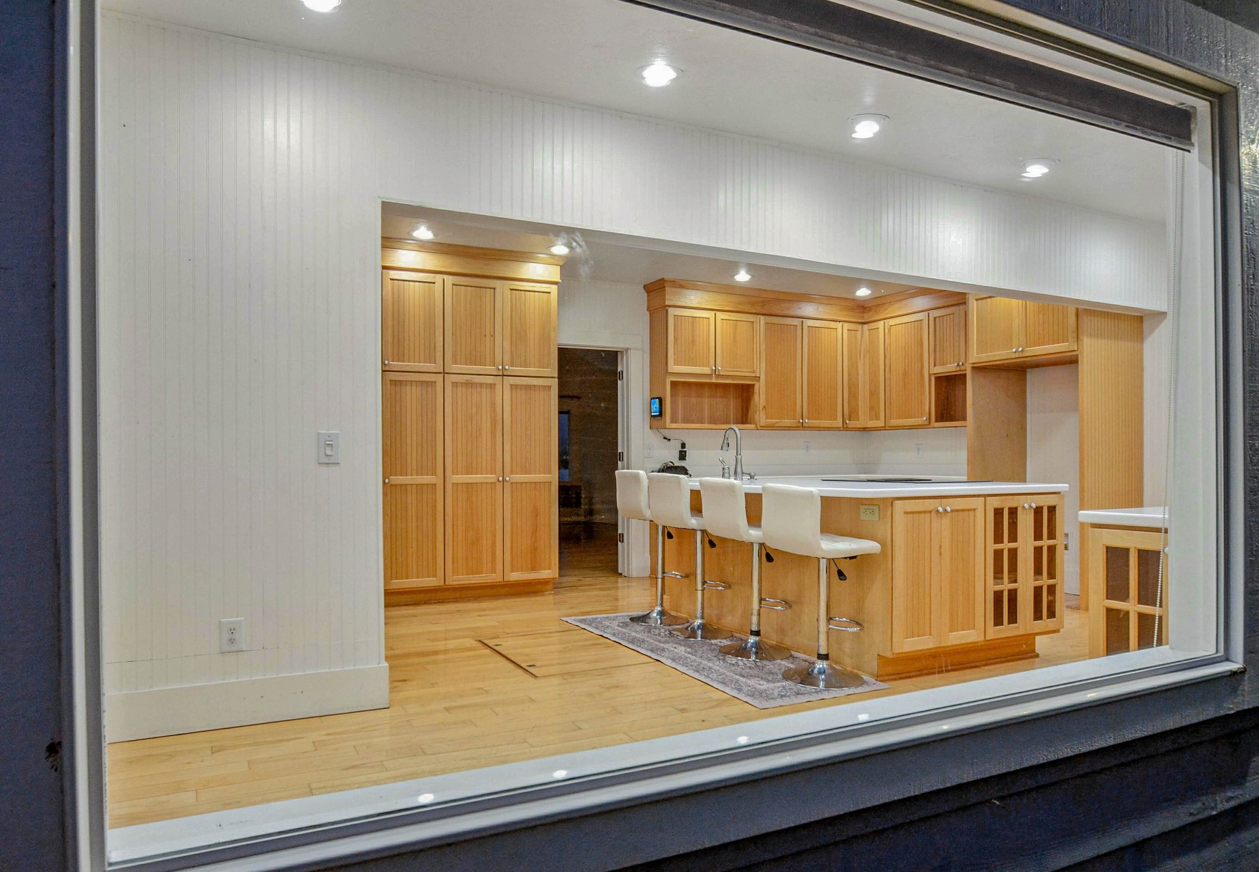 16-Outside Kitchen.jpg