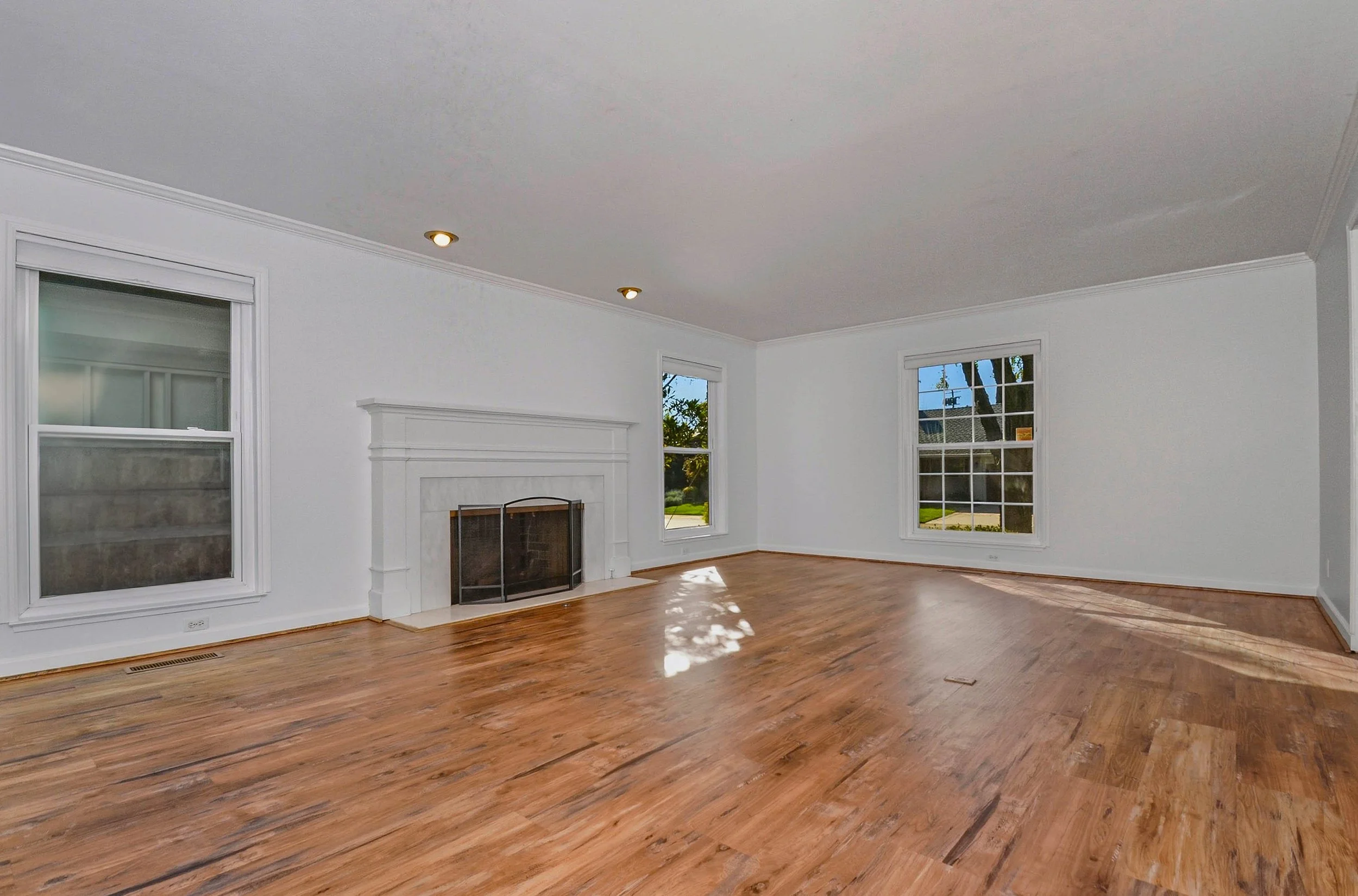 11-2727 Lacy Ln-1.jpg