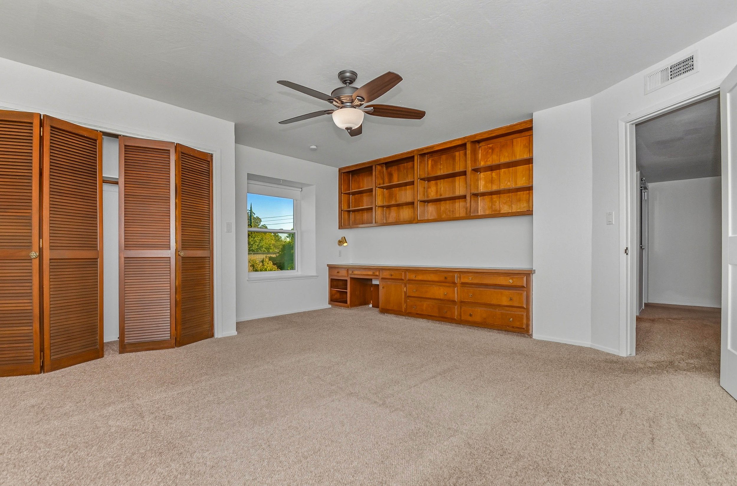 17-2727 Lacy Ln-101.jpg