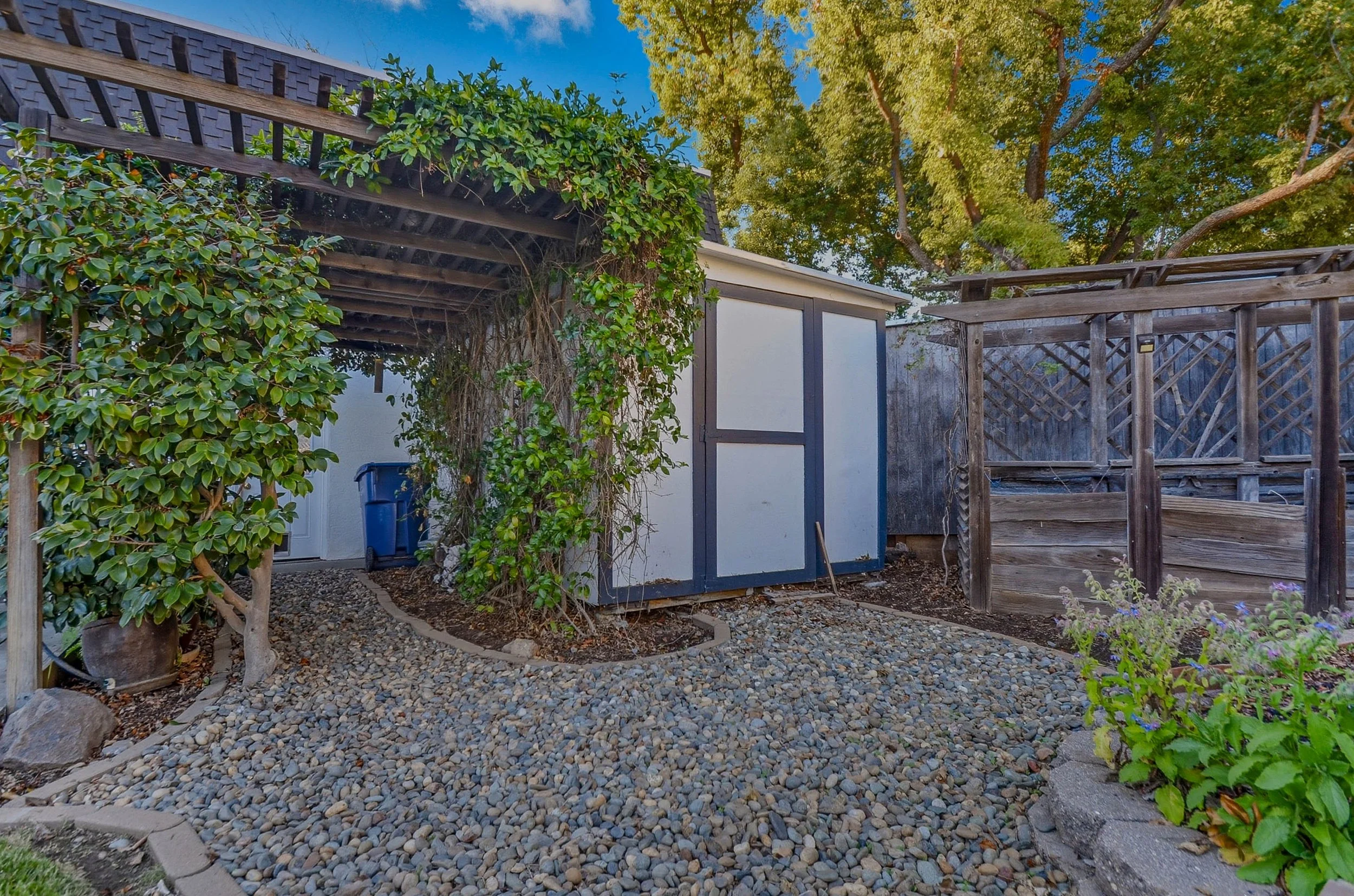22-2727 Lacy Ln-39.jpg