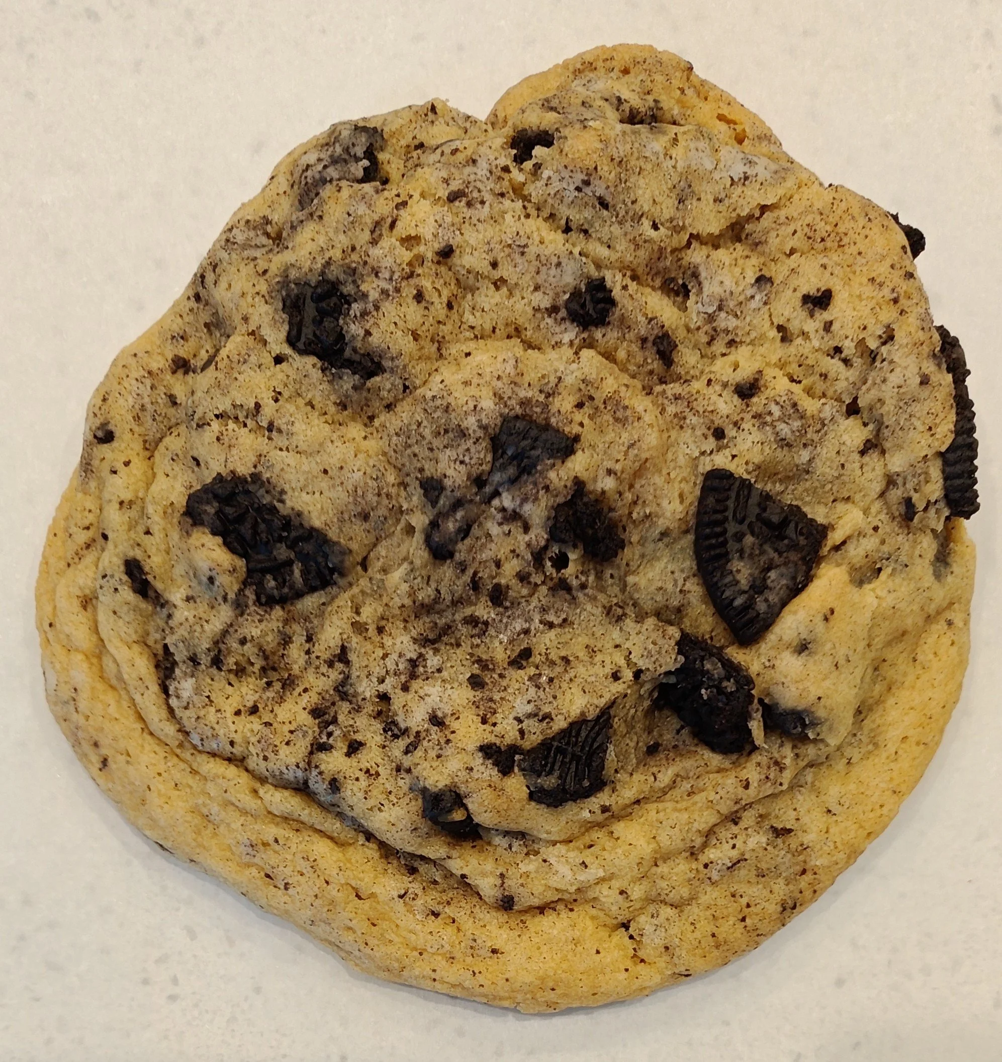 6 or 12 pack of 1/4lb Cookies and Cream Cookies