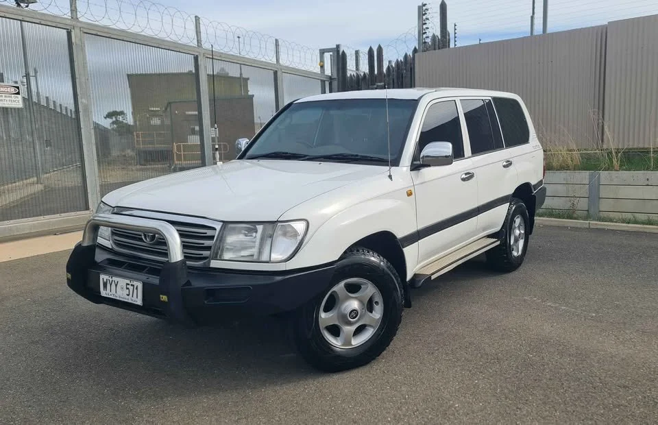 2003 Toyota land cruiser 100