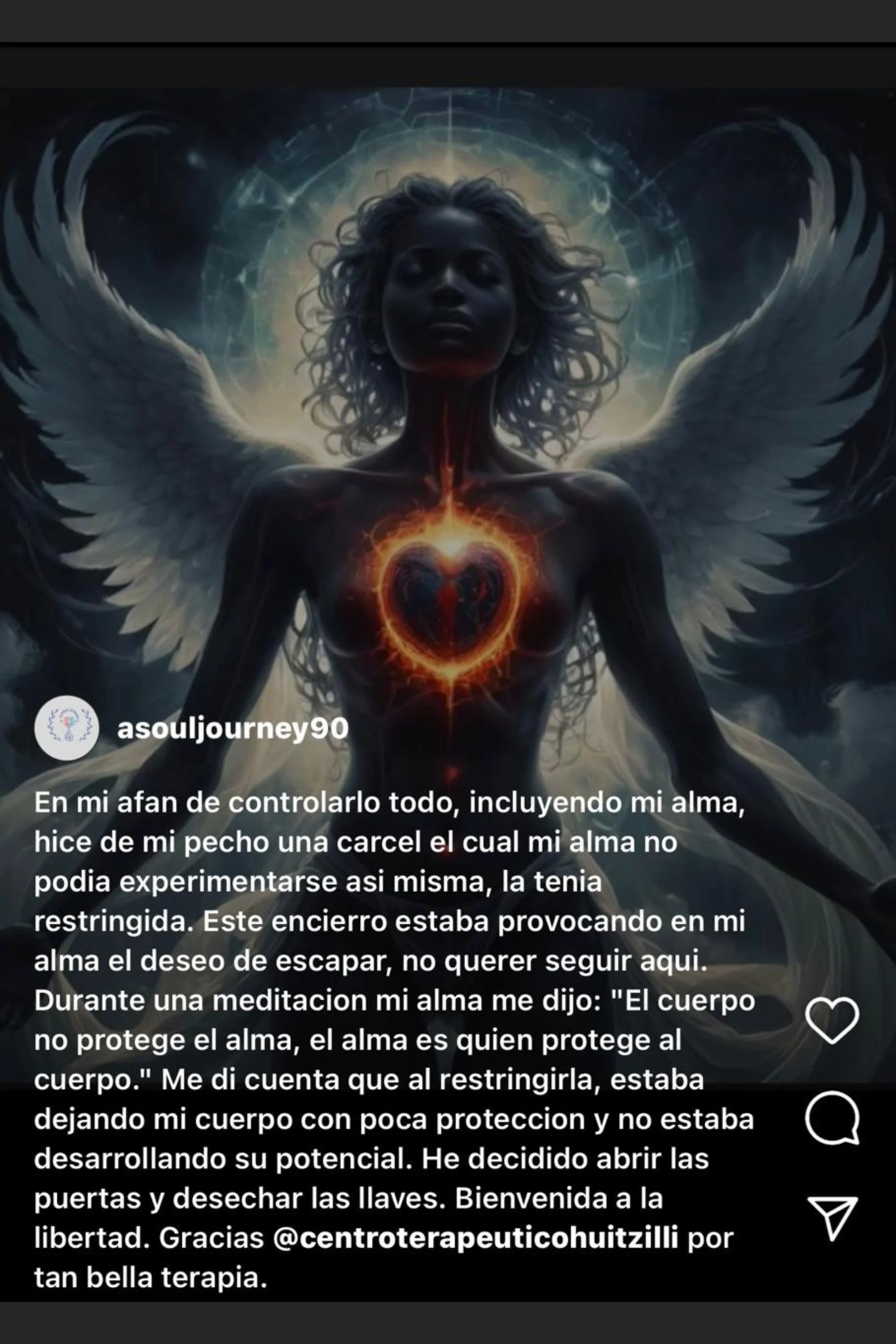 Imagen de una mujer con alas blancas, con una luz brillante a su alrededor y un corazón en su pecho en fuego, en un fondo celestial con elementos abstractos.