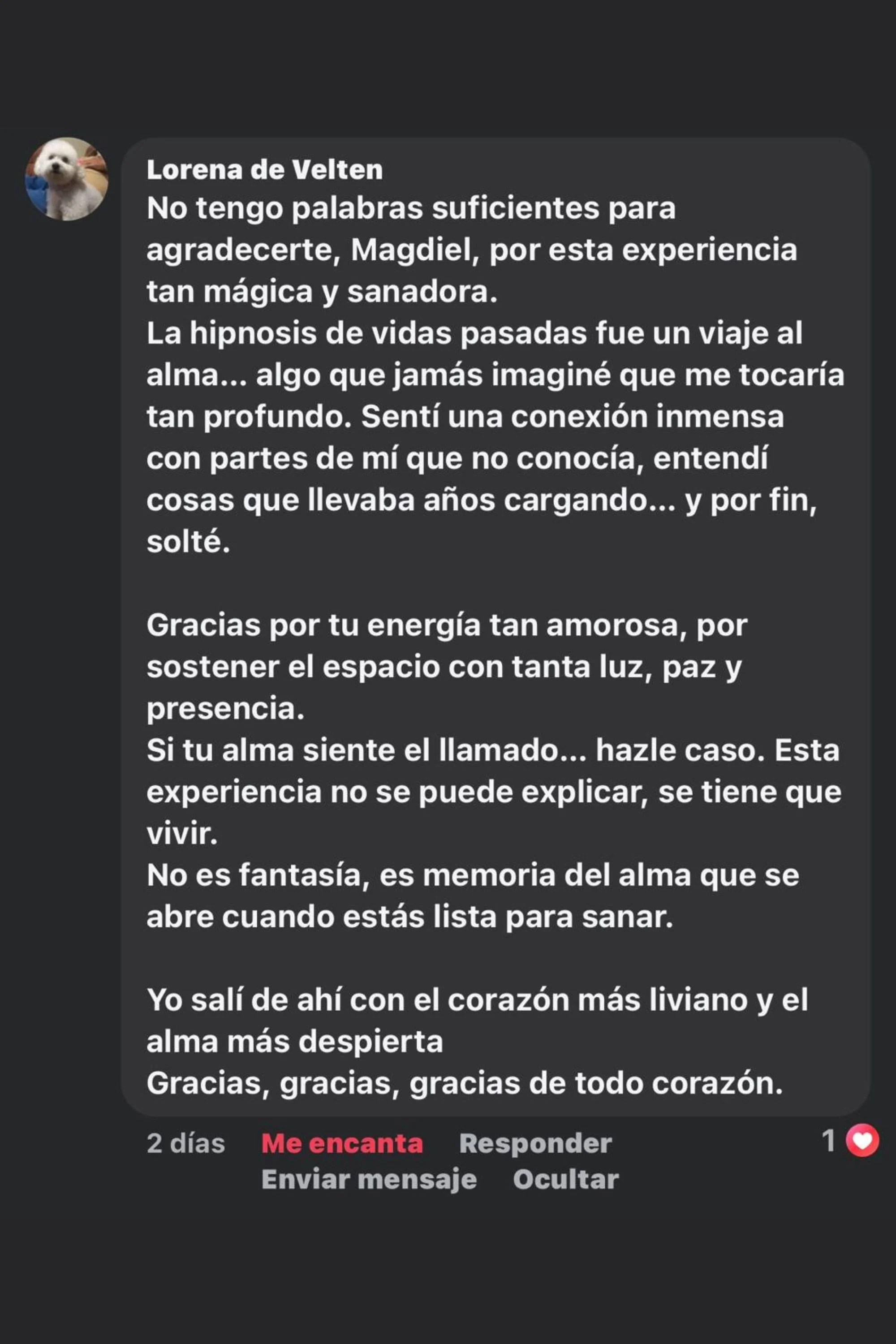 Mensaje de agradecimiento y reflexión sobre experiencias de vida y amor propio, con una foto de un perro pequeño y blanco.