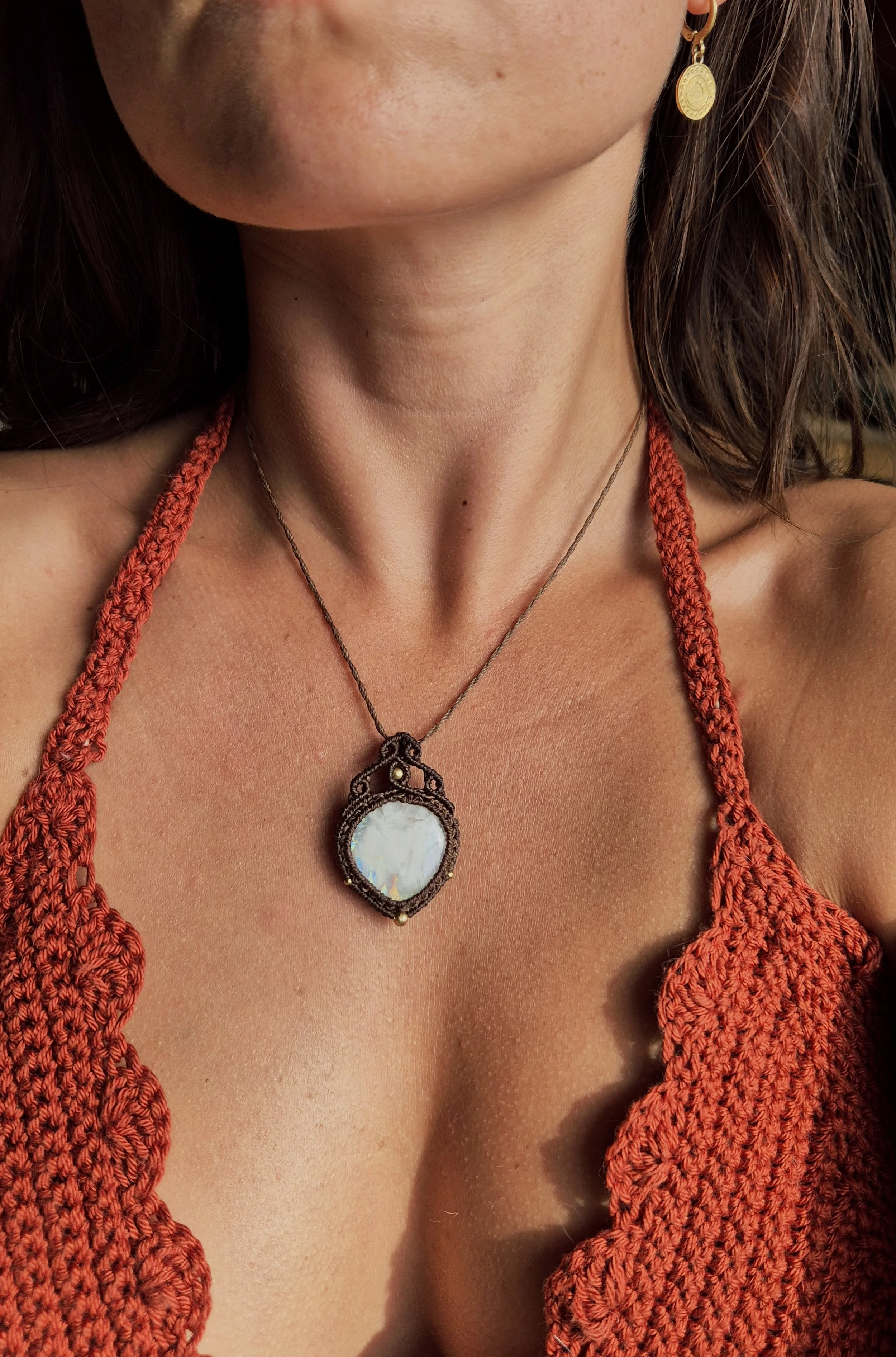 Simple moonstone necklace