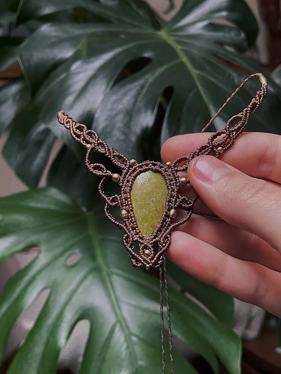 Serpentine choker