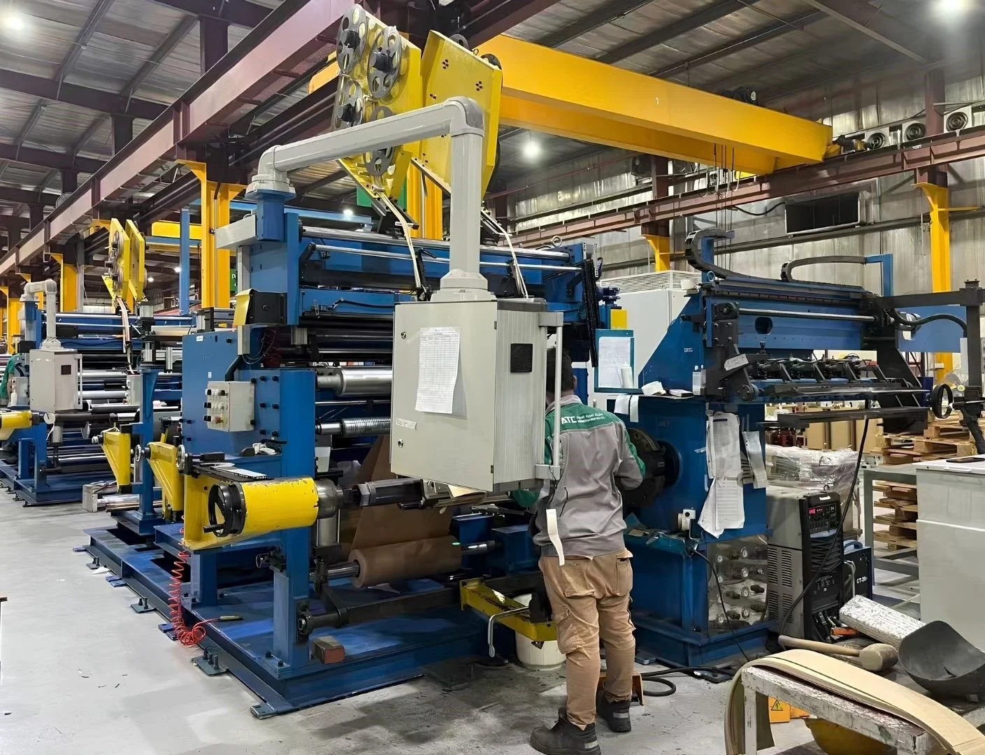 Foil winding machine