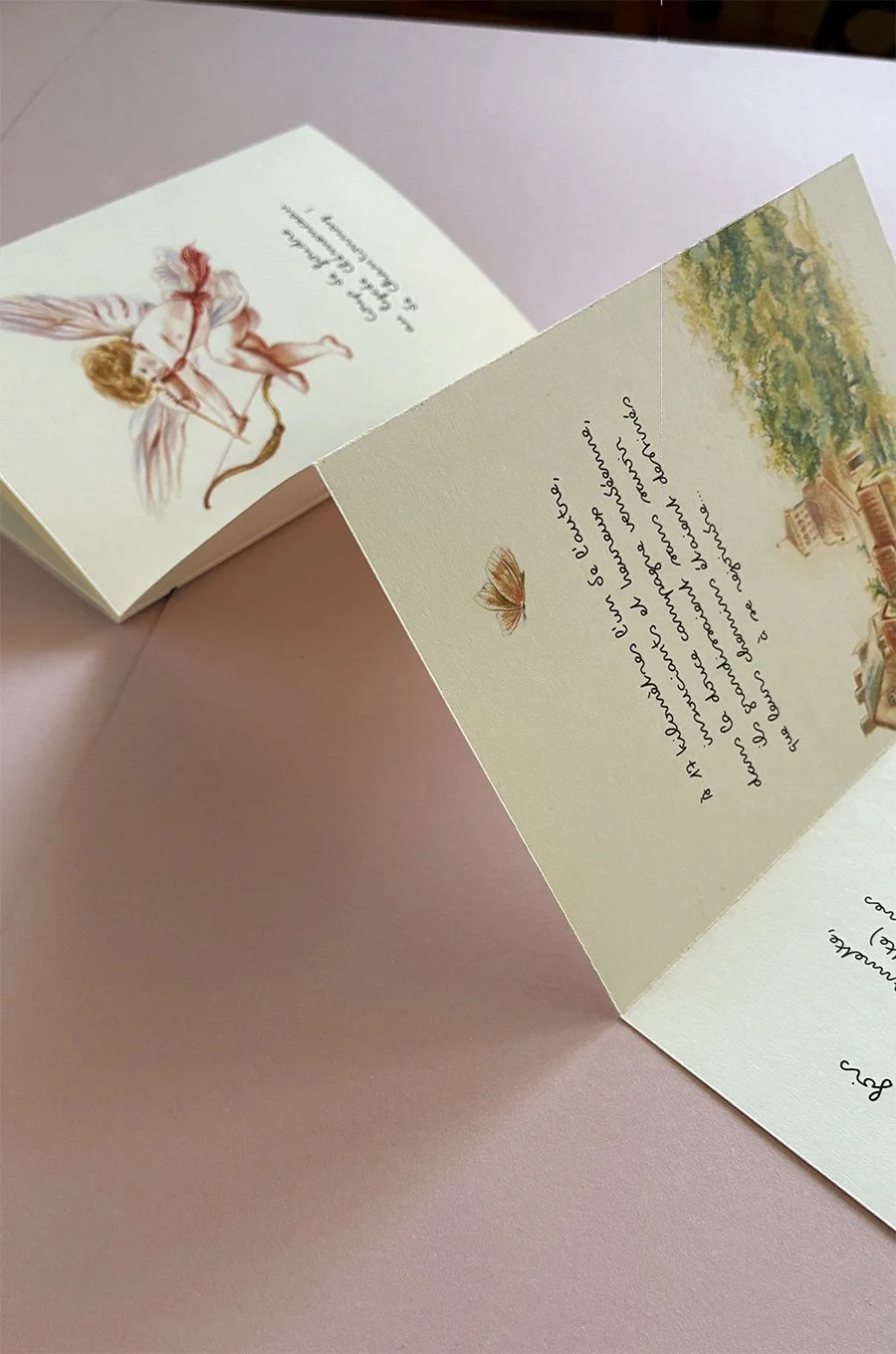 Leporello illustré aux crayons de couleur - Grafitelii studio de création, de Nantes à Montreuil.