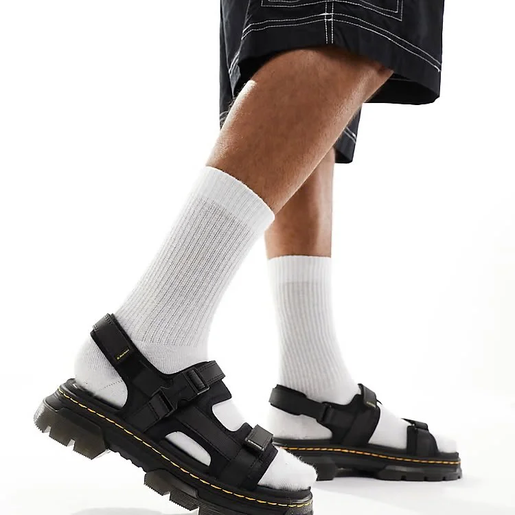 206025615-1-black.jpg