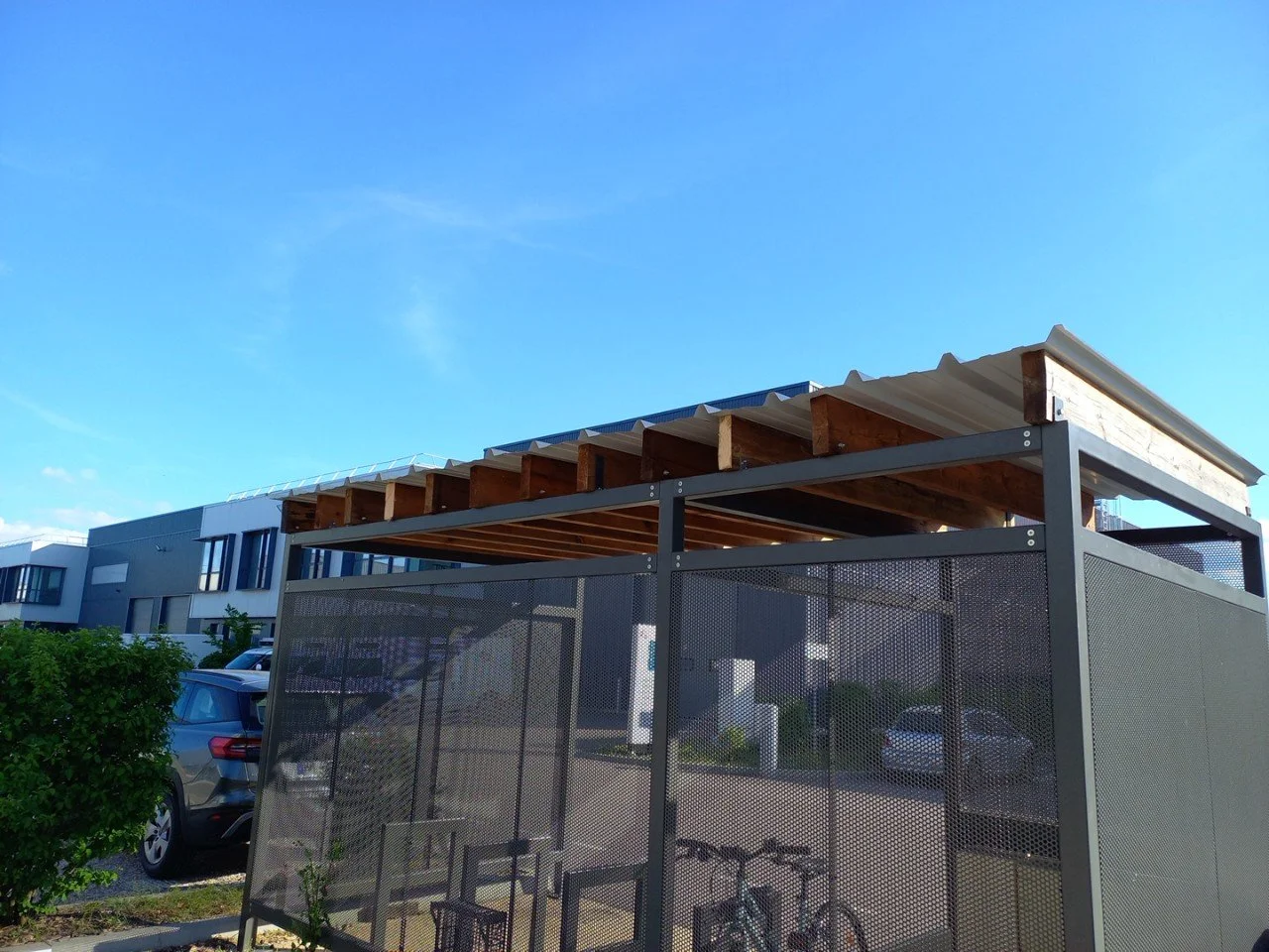 Remplacement toiture abri 2 roues