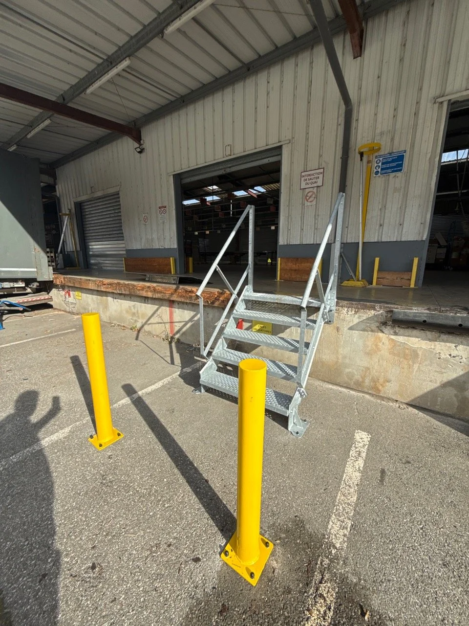 Pose d'un escalier et de protections