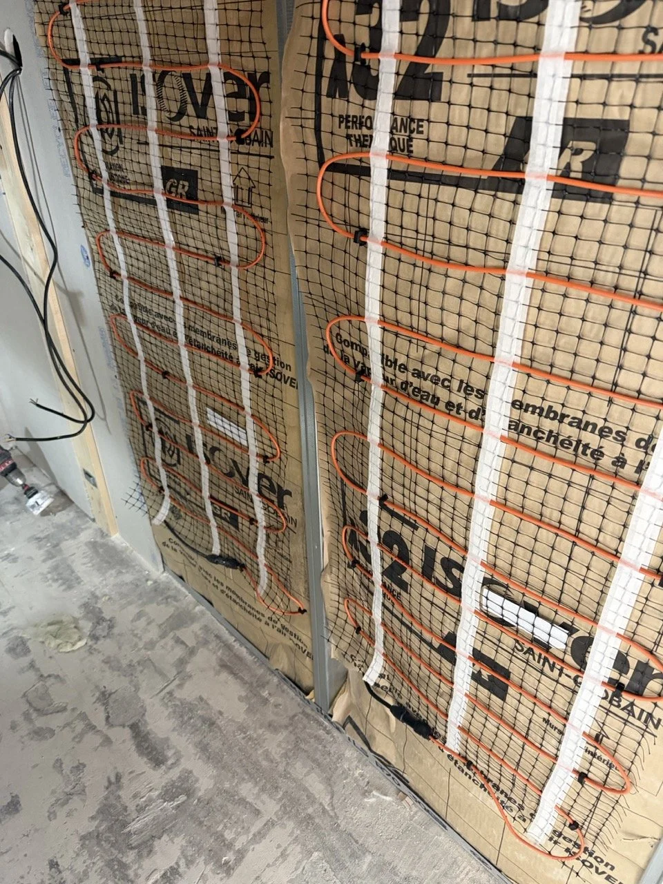 Pose d'un mur chauffant éléctrique