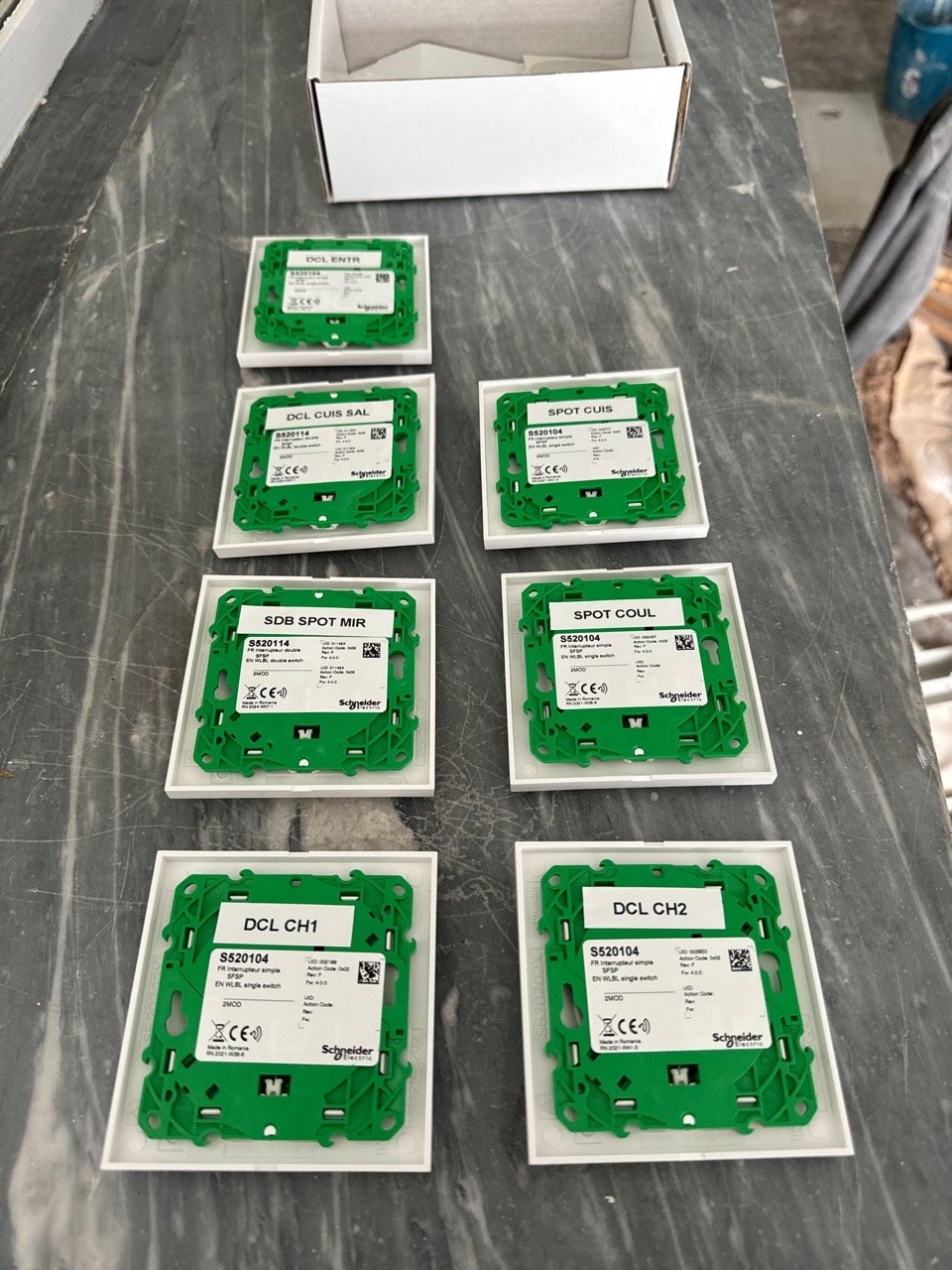 Pose de commandes d'éclairages radio