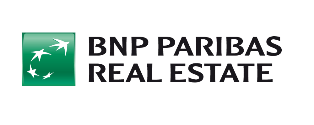 Logo de BNP Paribas Real Estate avec texte en noir et un symbole vert représentant un bâtiment ou une structure architecturale.
