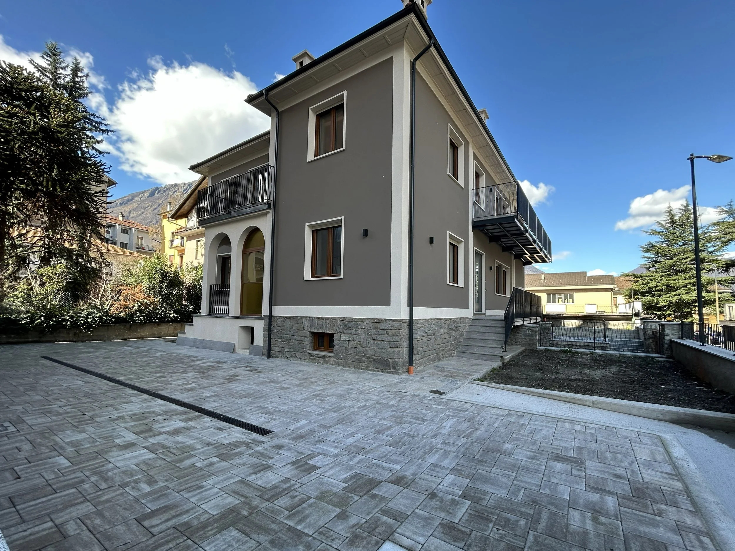 3_EXT_Cortile.jpg