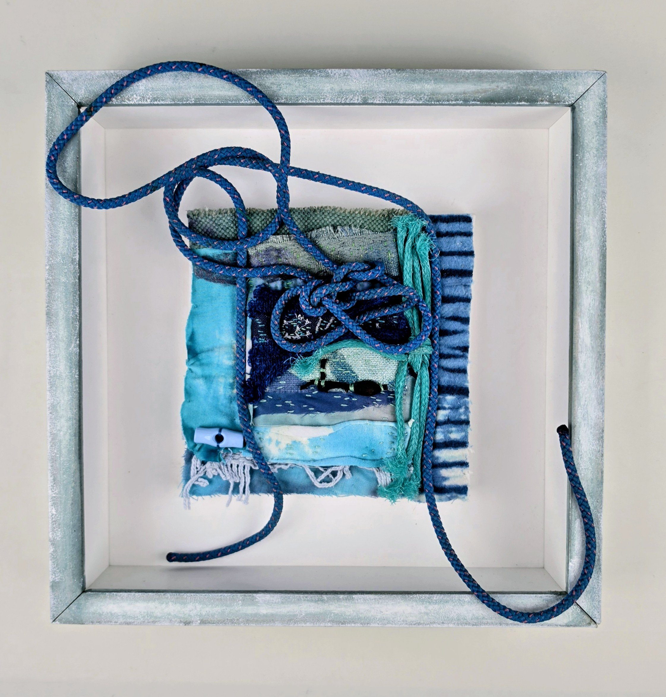 Different Depths    30cm x 30cm