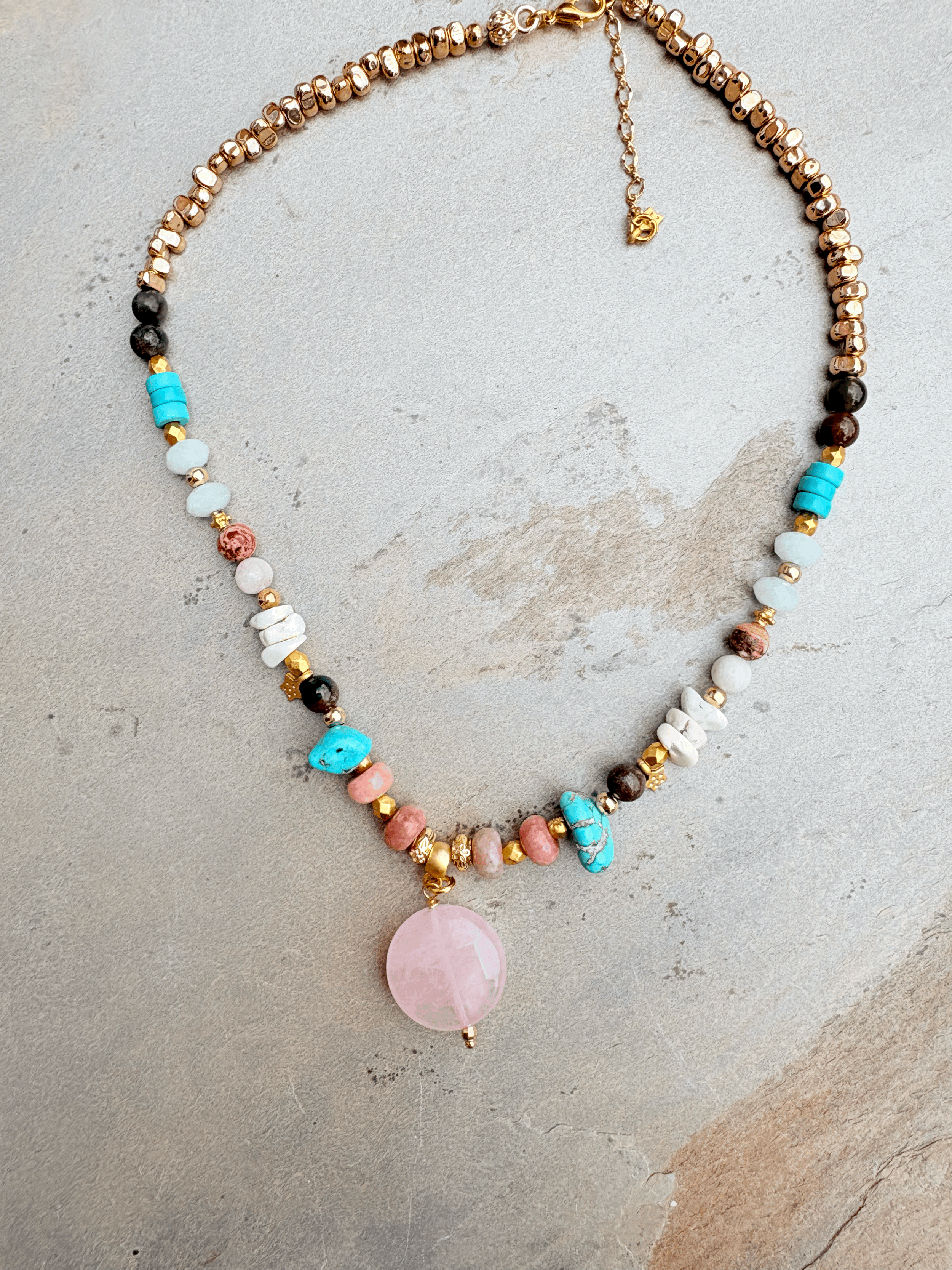 Rose quartz pendant necklace