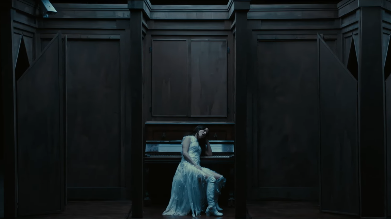 Music Video. Mathilde Fernandez - "Les Portes du Passé" - Réal: Laurent Nathan Grey. - Prod: PRISM 