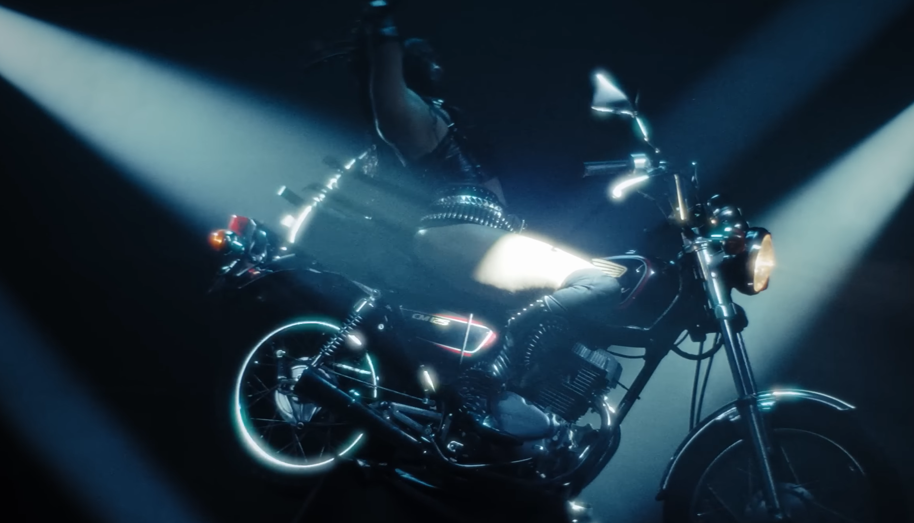 Music Video - Shay  "Santa Fe" - Réal: Guillaume Doubet - Prod: Matière Première 