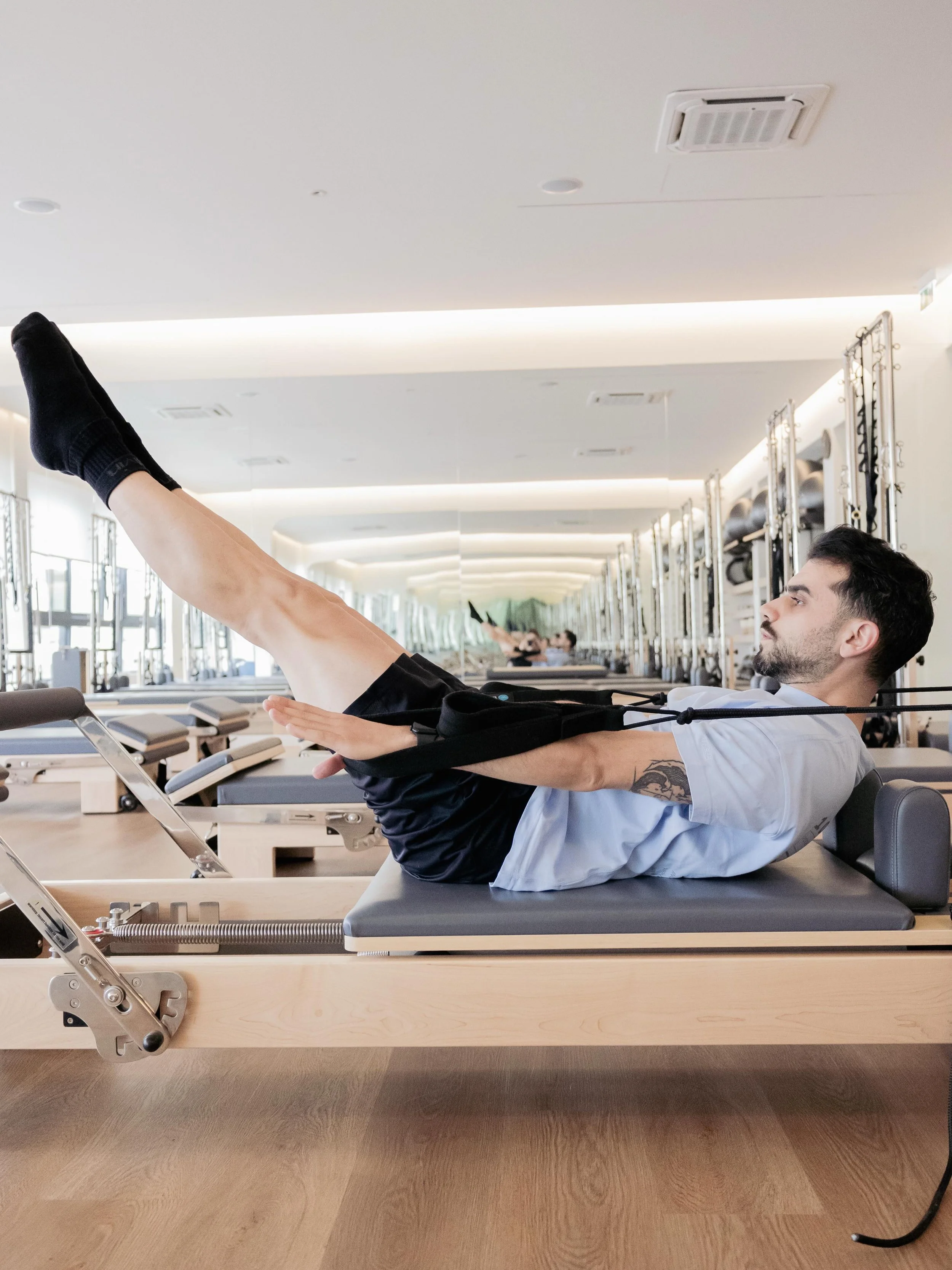 The core is coring. 🔥 
If you&rsquo;re looking for a sign to finally try the reformer, this is it. 🩶

#reformer #reformerpilates #pilates #pilatesinstructor #pilatesstudio