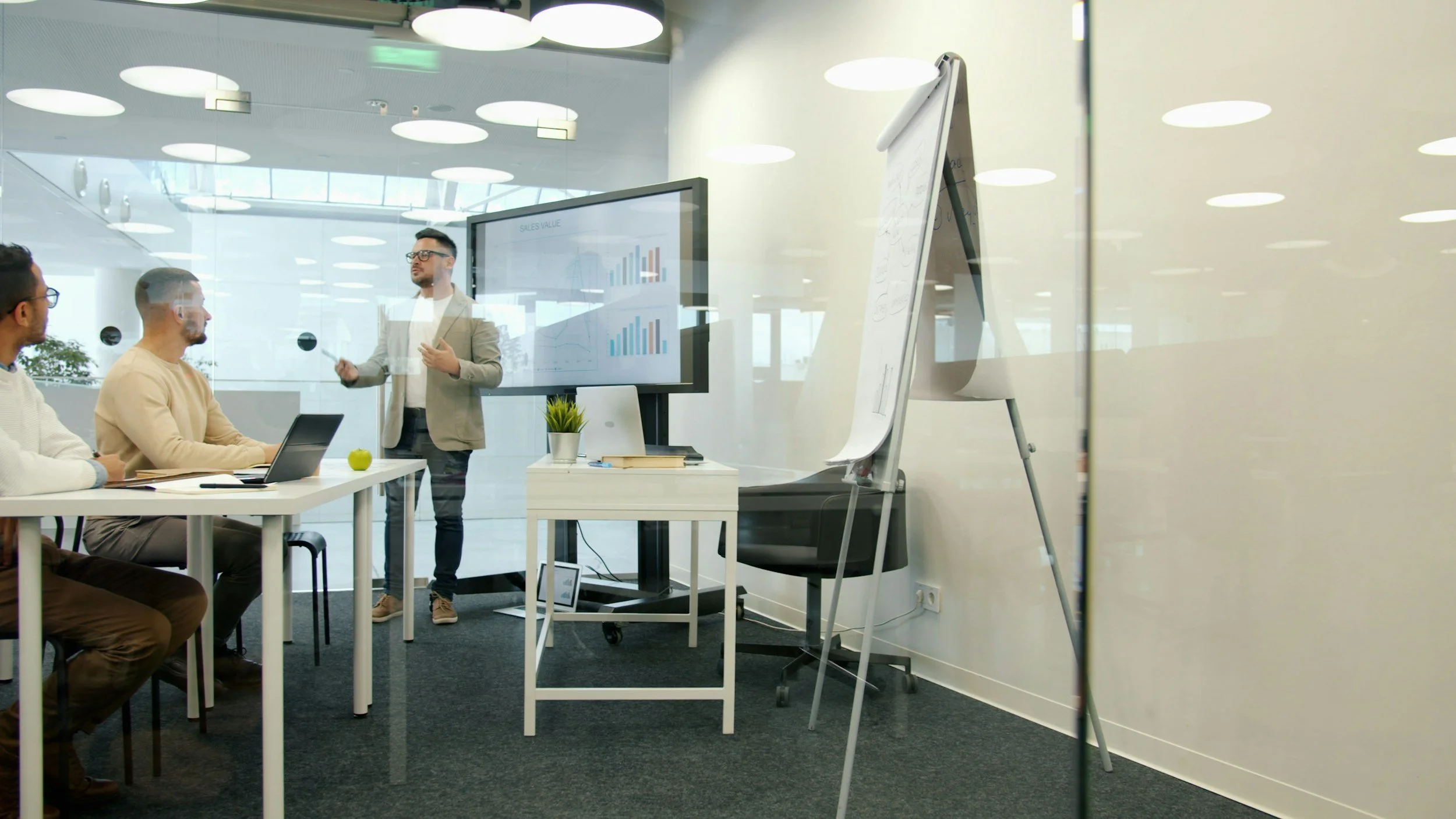 Building products marketers conducting a messaging strategy meeting.