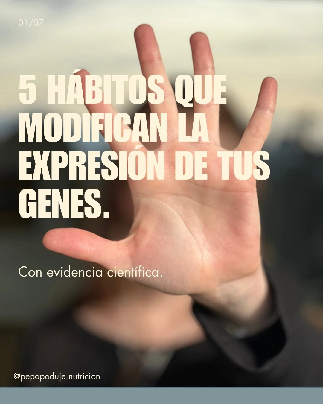 La epigen&eacute;tica no es solo teor&iacute;a. Hay h&aacute;bitos concretos con evidencia de que modifican la expresi&oacute;n g&eacute;nica.

Los 5 con mayor impacto documentado:

1. Alimentaci&oacute;n rica en folato y beta&iacute;na &rarr; lentej