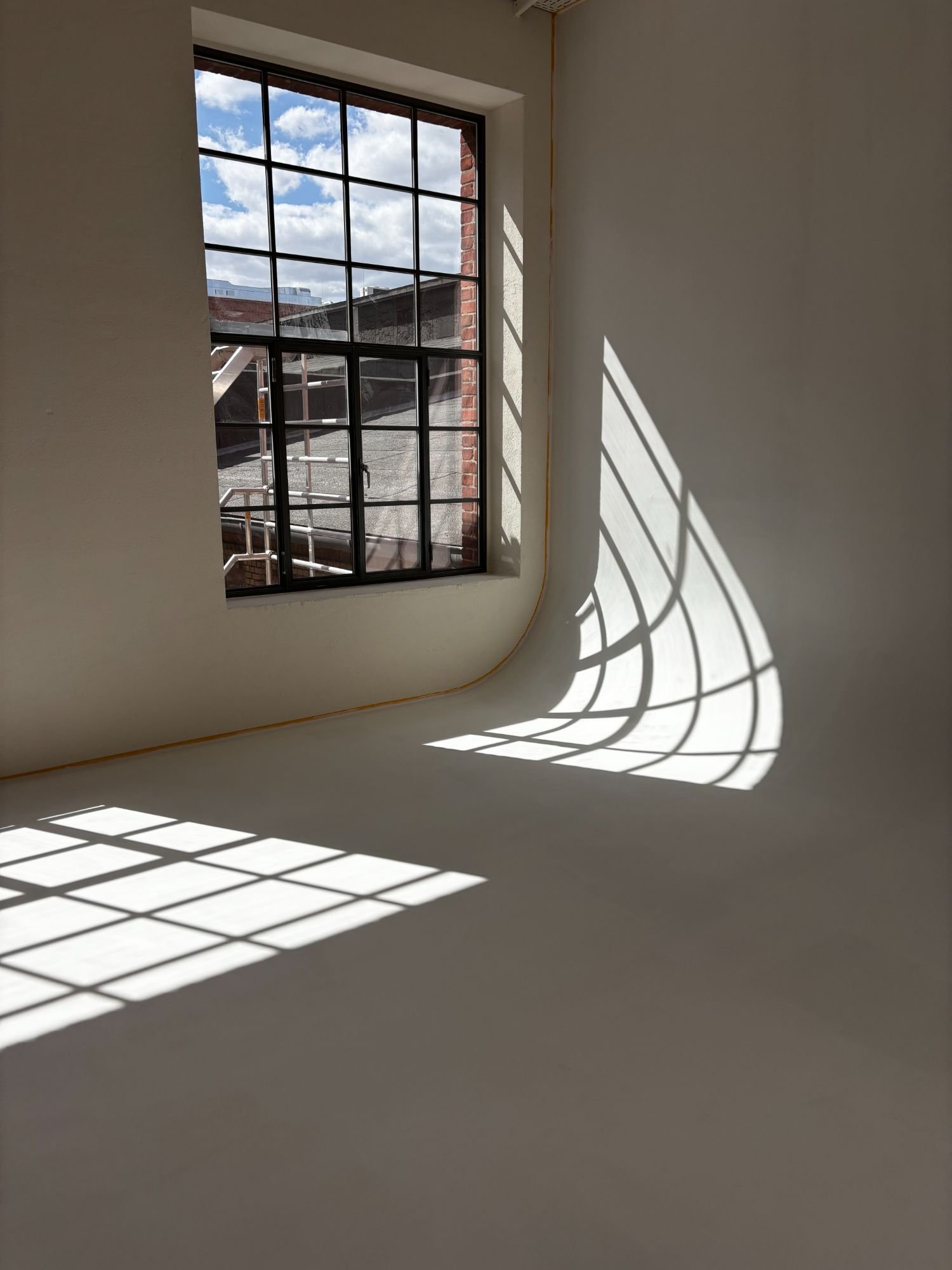 Fotostudio mit Hohlkehle mieten - TWENTY Berlin