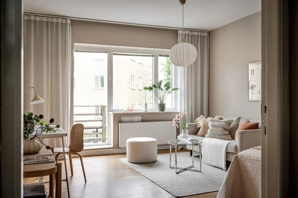 Nu finns denna charmiga etta med stor uteplats och smart sovloft ute till f&ouml;rs&auml;ljning - B&ouml;gatan 43D 🔑✨🥹👀🌸

Rebaz Darwesh || @lansfast_gbgoster 

📷 @fredrikjkarlsson