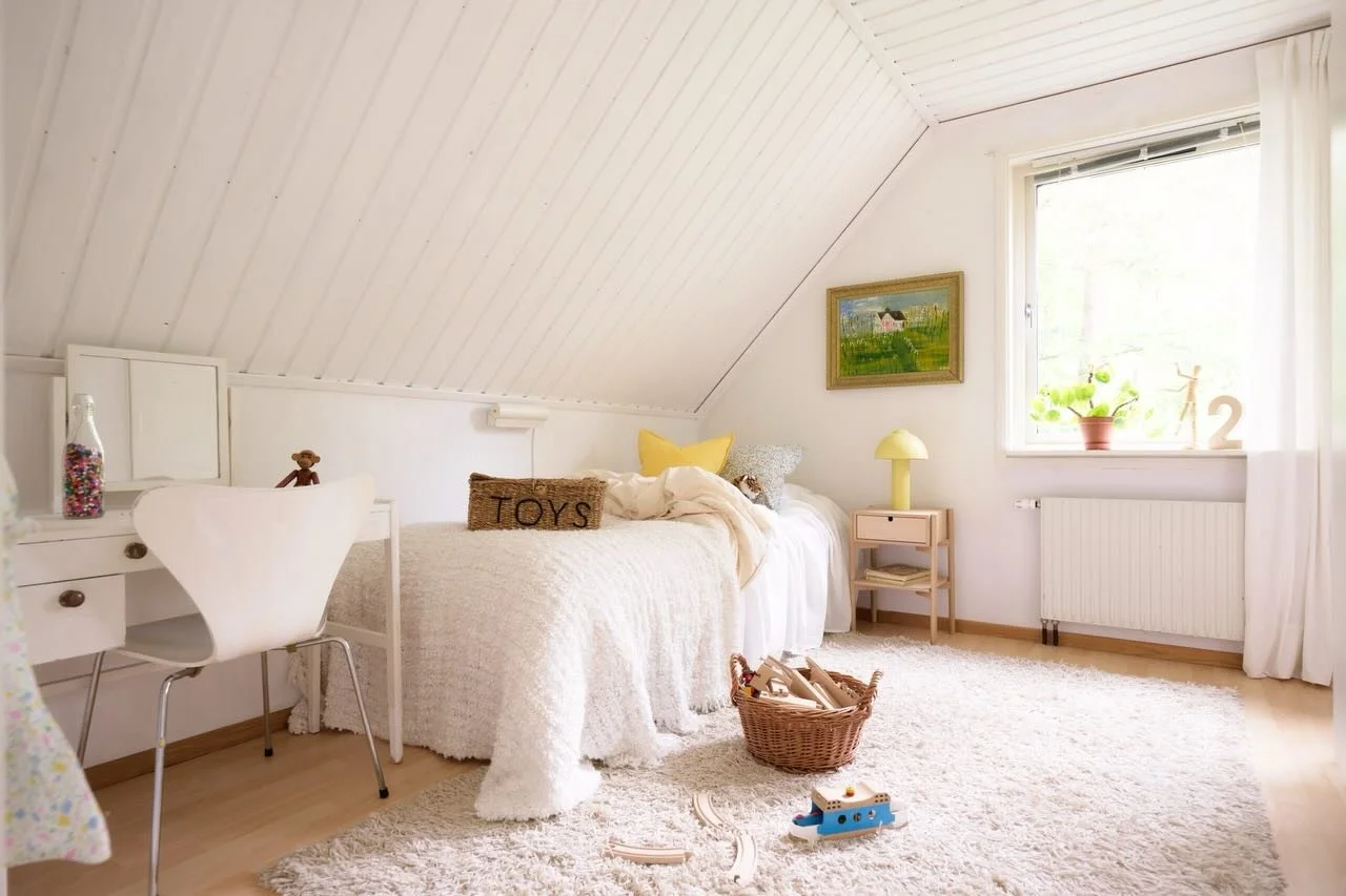 V&auml;lkommen till en rymlig och trivsam familjevilla p&aring; Vitsordsv&auml;gen 7 - visning nu p&aring; s&ouml;ndag! 🔑🌳🏡☀️

F&ouml;rmedlas av Linnea Nilsson || @nyakvadrat.ostracentr.partille 

📷 @fotografmikaelhansson