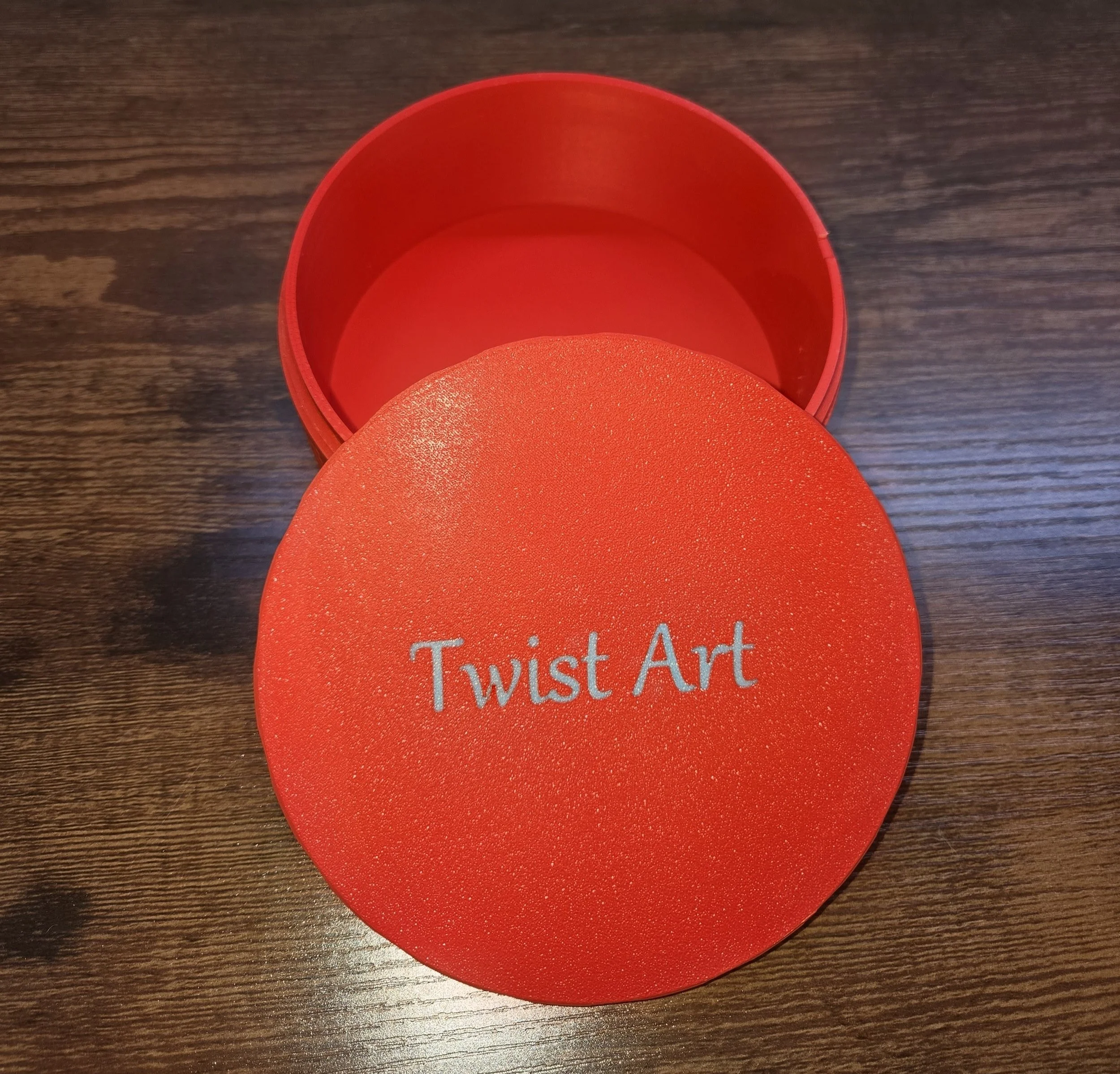 Twist Art Case 3.jpg