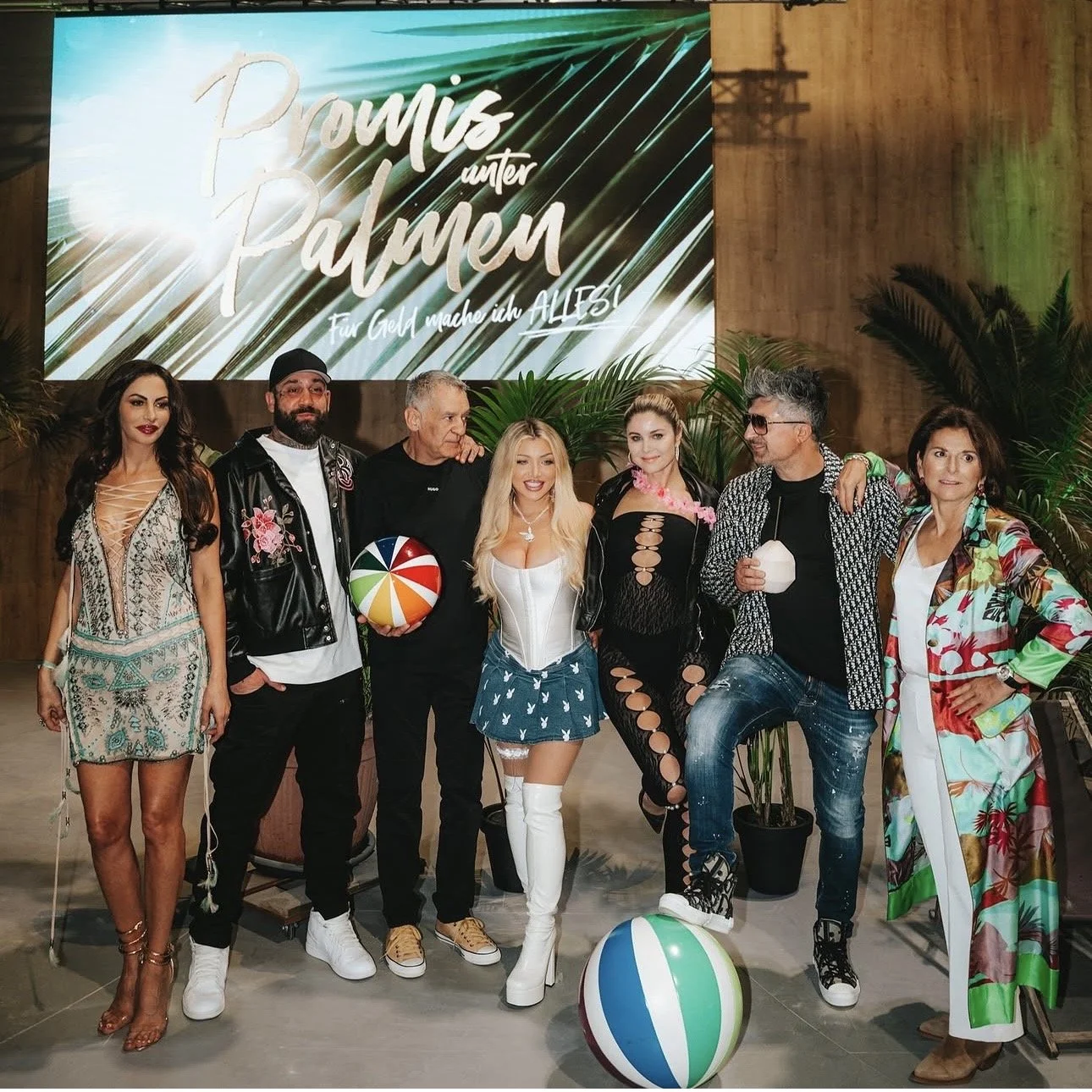 Promis unter Palmen für Geld mach ich alles Premiere 2025 Berlin Beach. Cast fotografiert von Paula Schu für joyn/Sat.1. Melody Haase, Claudia Obert, Christo Manazidis, Eike Immel, Lottomillionär Kursat Chico Yildirim, Yvonne Wölke, Janina Youssefian