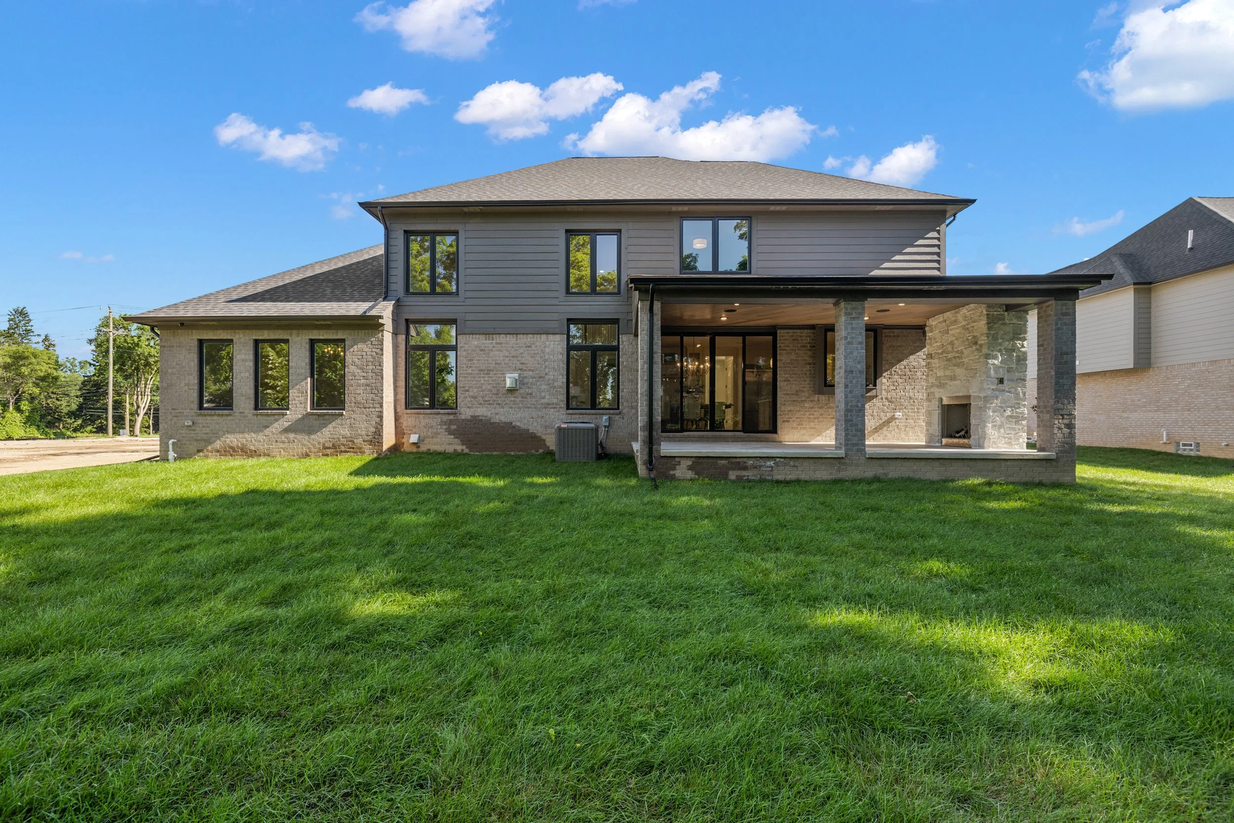 1055 E Avon-15.jpg