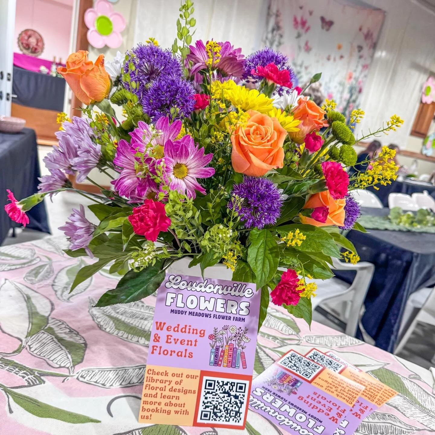 What a great night at @downmemorylanecabin Open House! Thanks to everyone who came out to see the venue, talk flowers and meet all the Vendors!