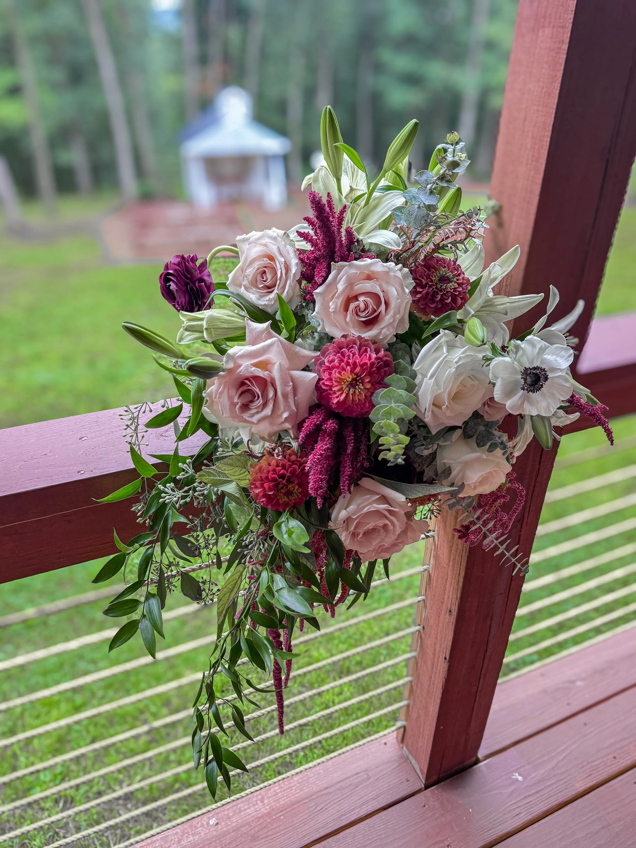 This bridal bouquet was such a dream to create. 🤍

A romantic, cascading design filled with ranunculus, anemone, Playa Blanca and Quicksand roses, with soft Italian Ruscus adding just the right touch of movement and greenery.

I loved incorporating 