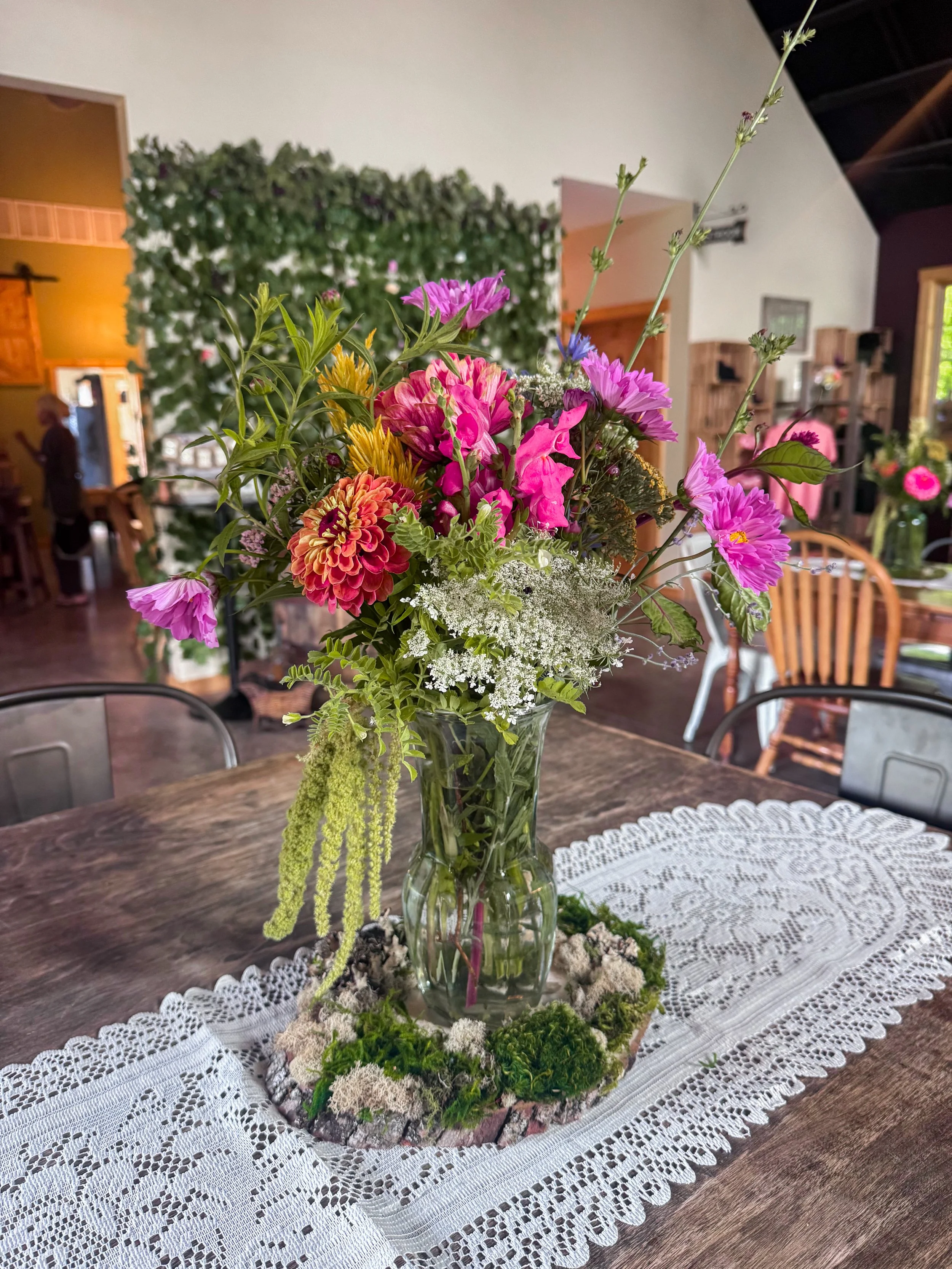 Romantic summer wedding floral centerpiece by a Loudonville, Ohio wedding florist