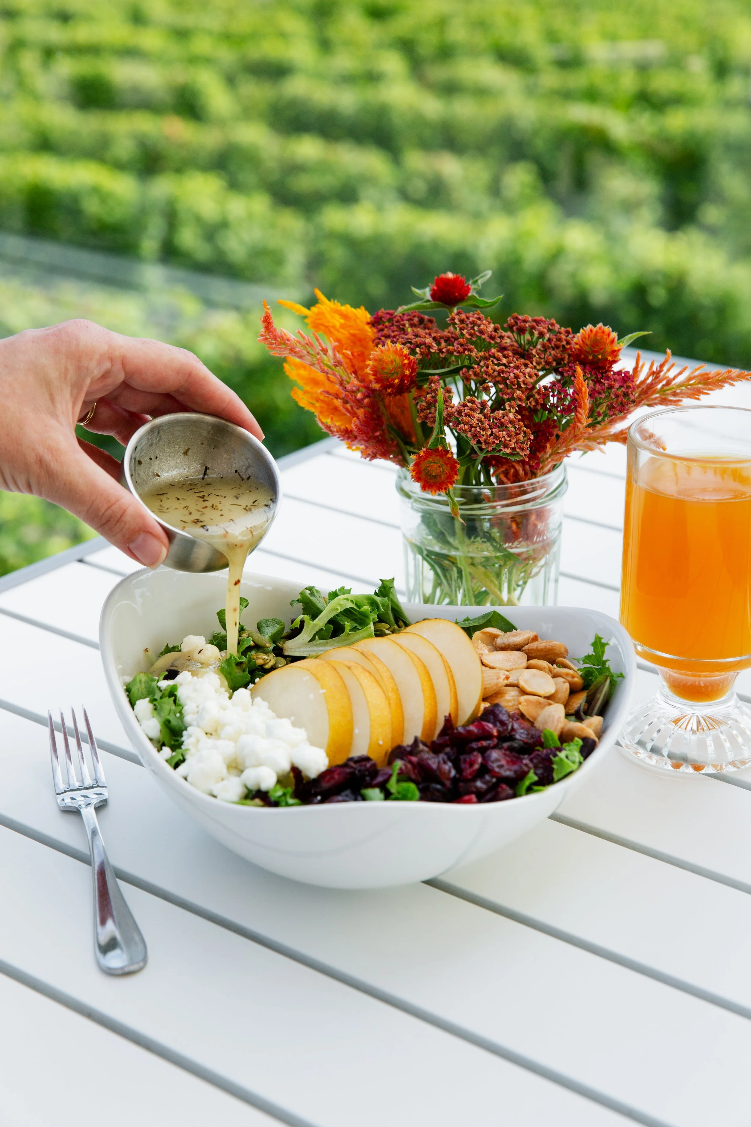 Lindsey Makuwatsine, Lunch Above the Vines