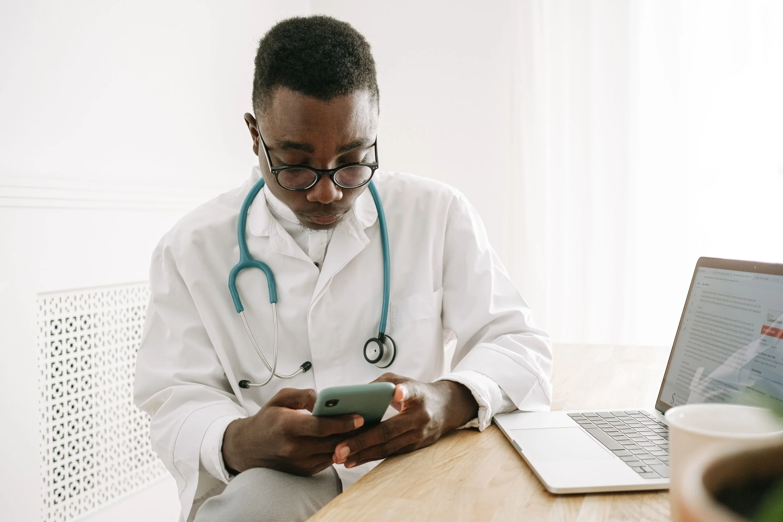AI scribes help doctors, not patients