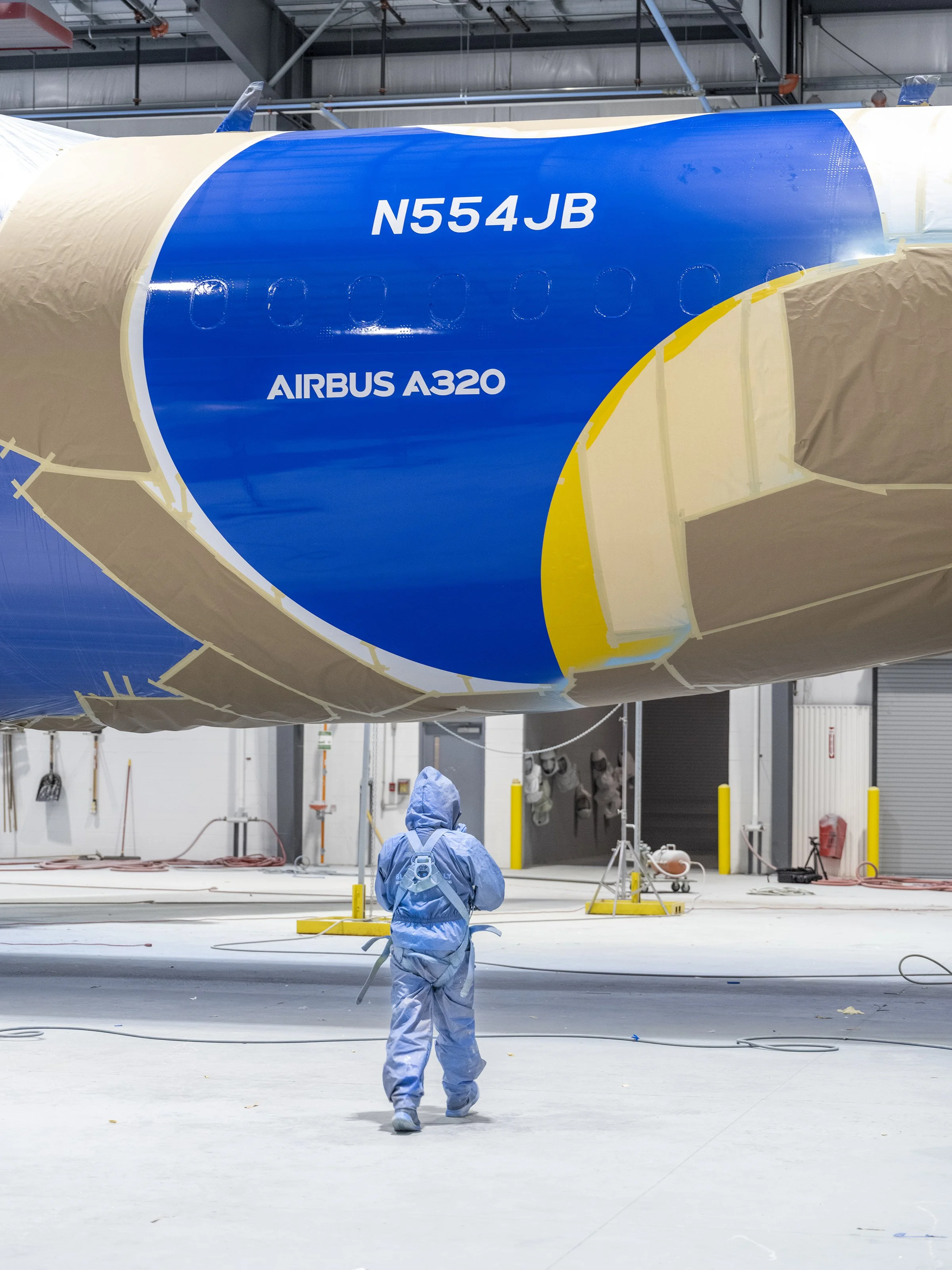 JetBlue a320 paintshop portraits-15.jpg