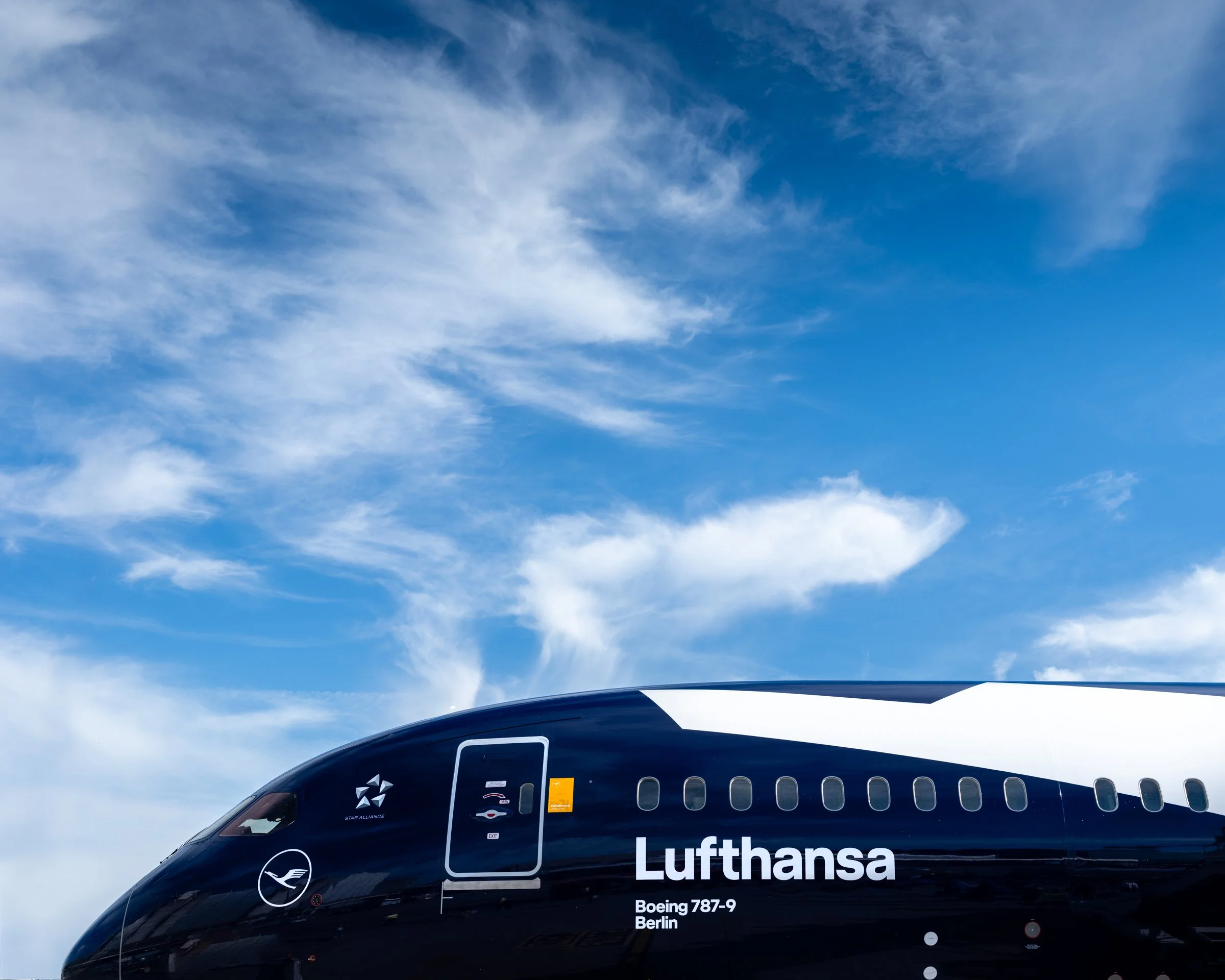 LH100 in flight -13.jpg