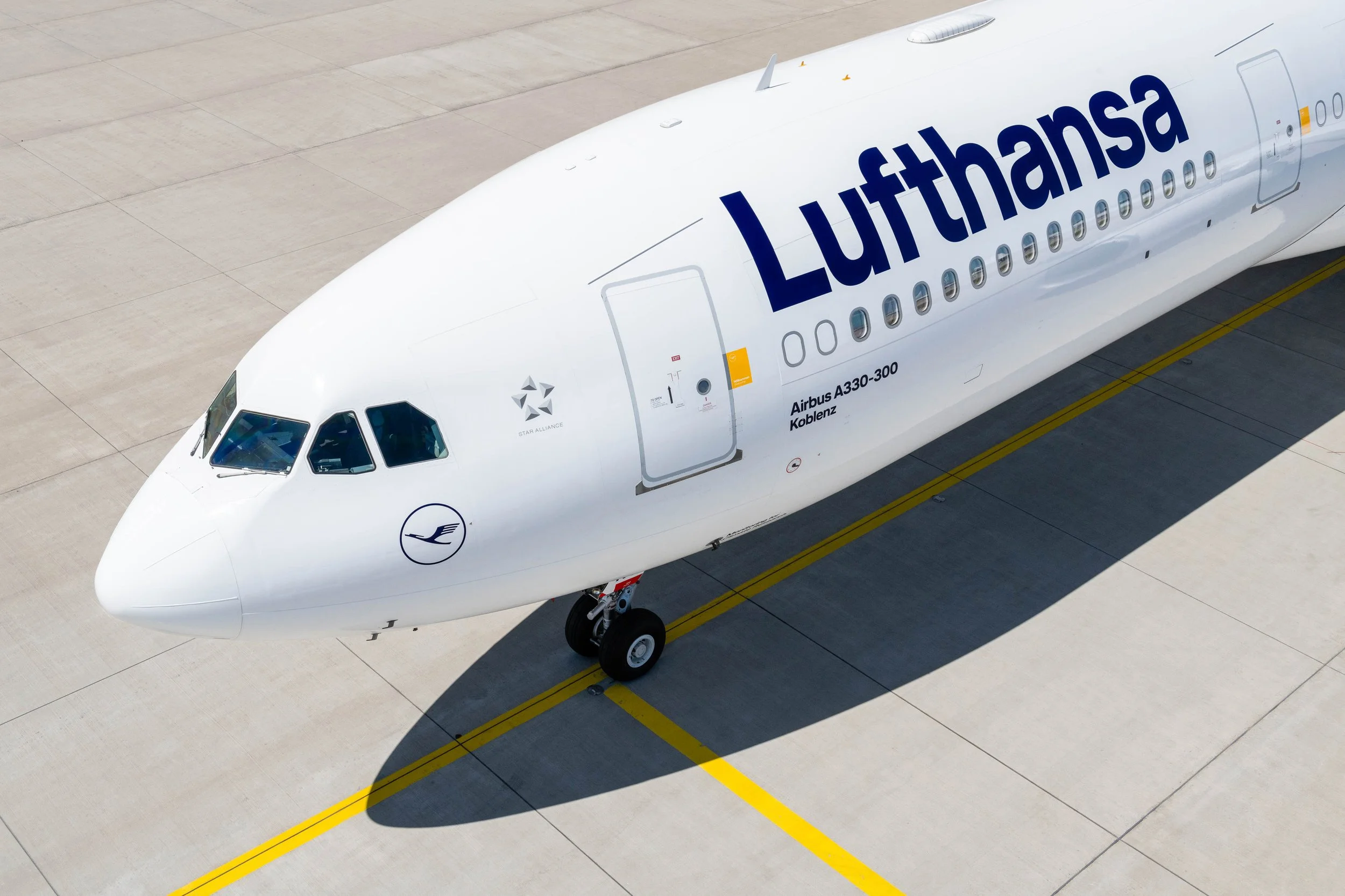 lh a330 nose-transportation.jpg