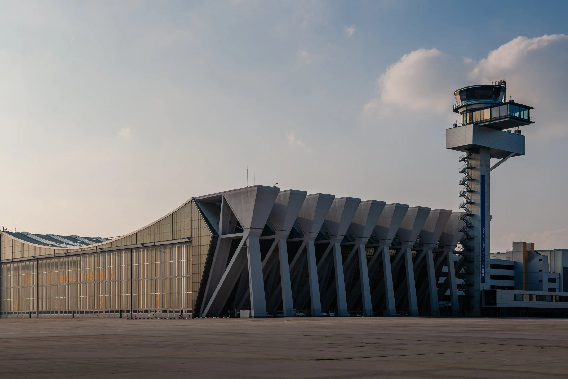 FRA hangar 9.jpg
