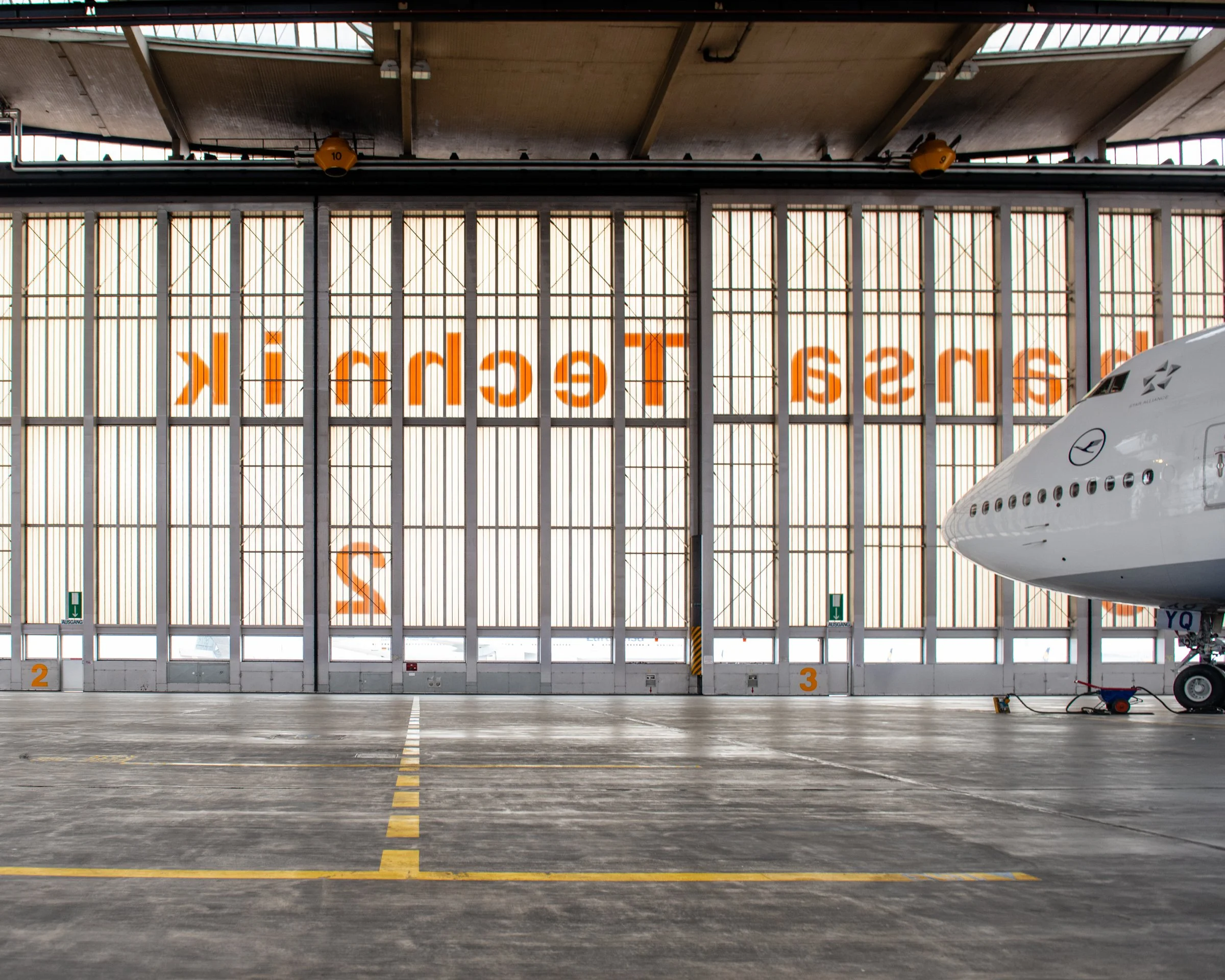 FRA hangar 5.jpg