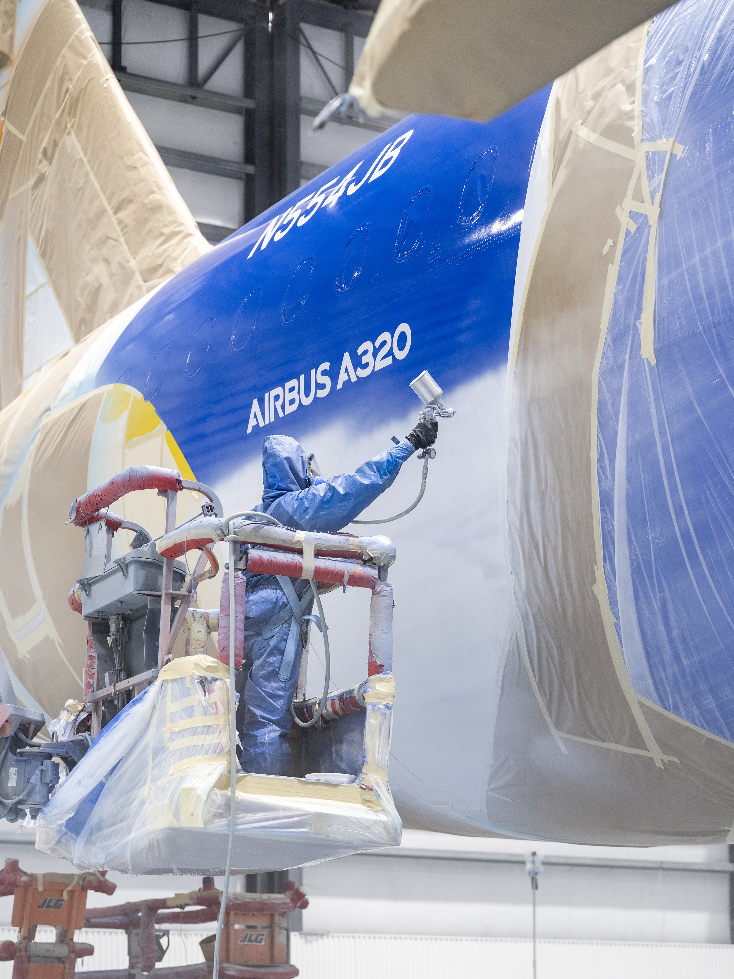 JetBlue a320 paintshop portraits-16.jpg