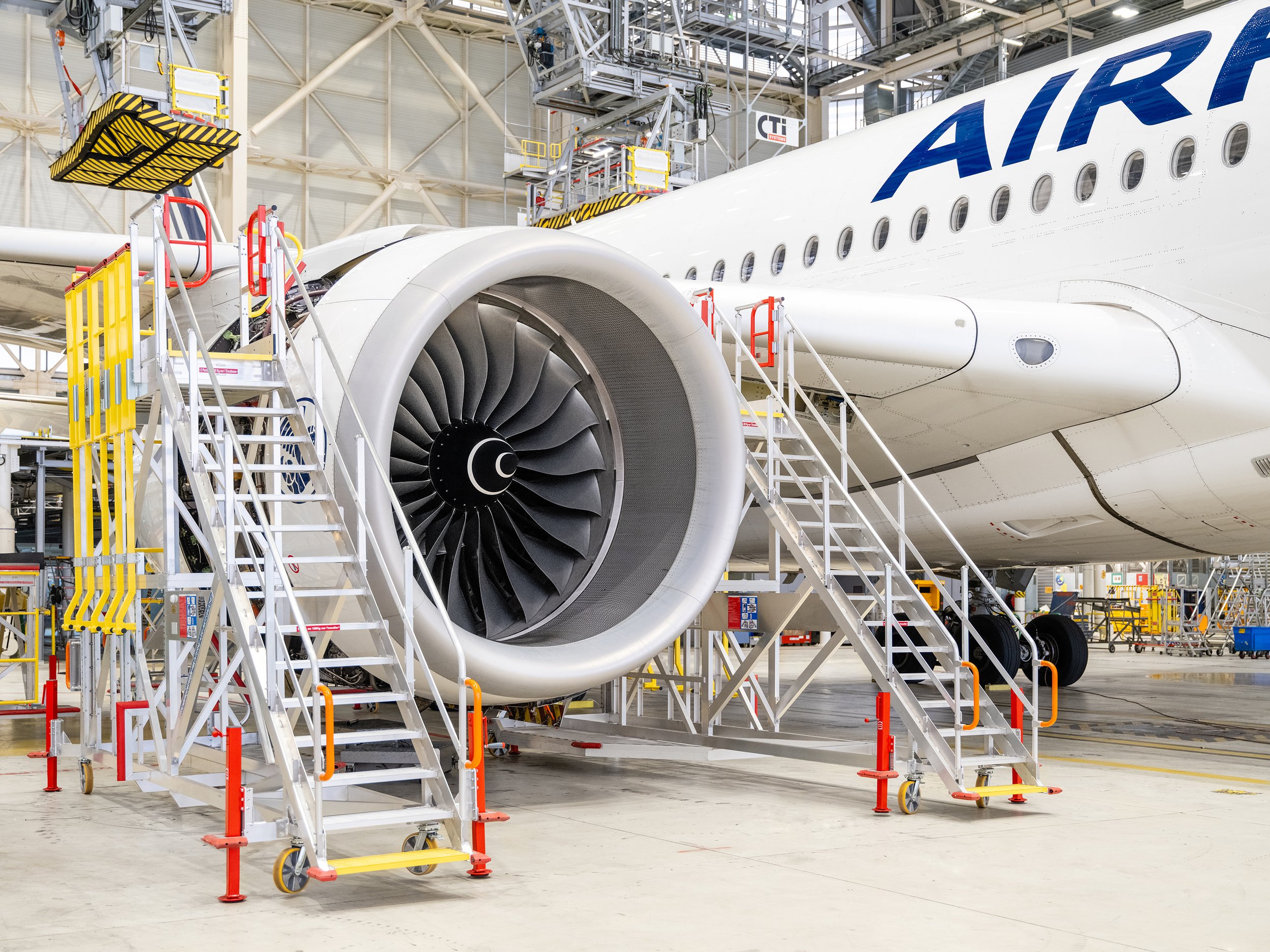 Air France Maintenance SIZED-8_.jpg