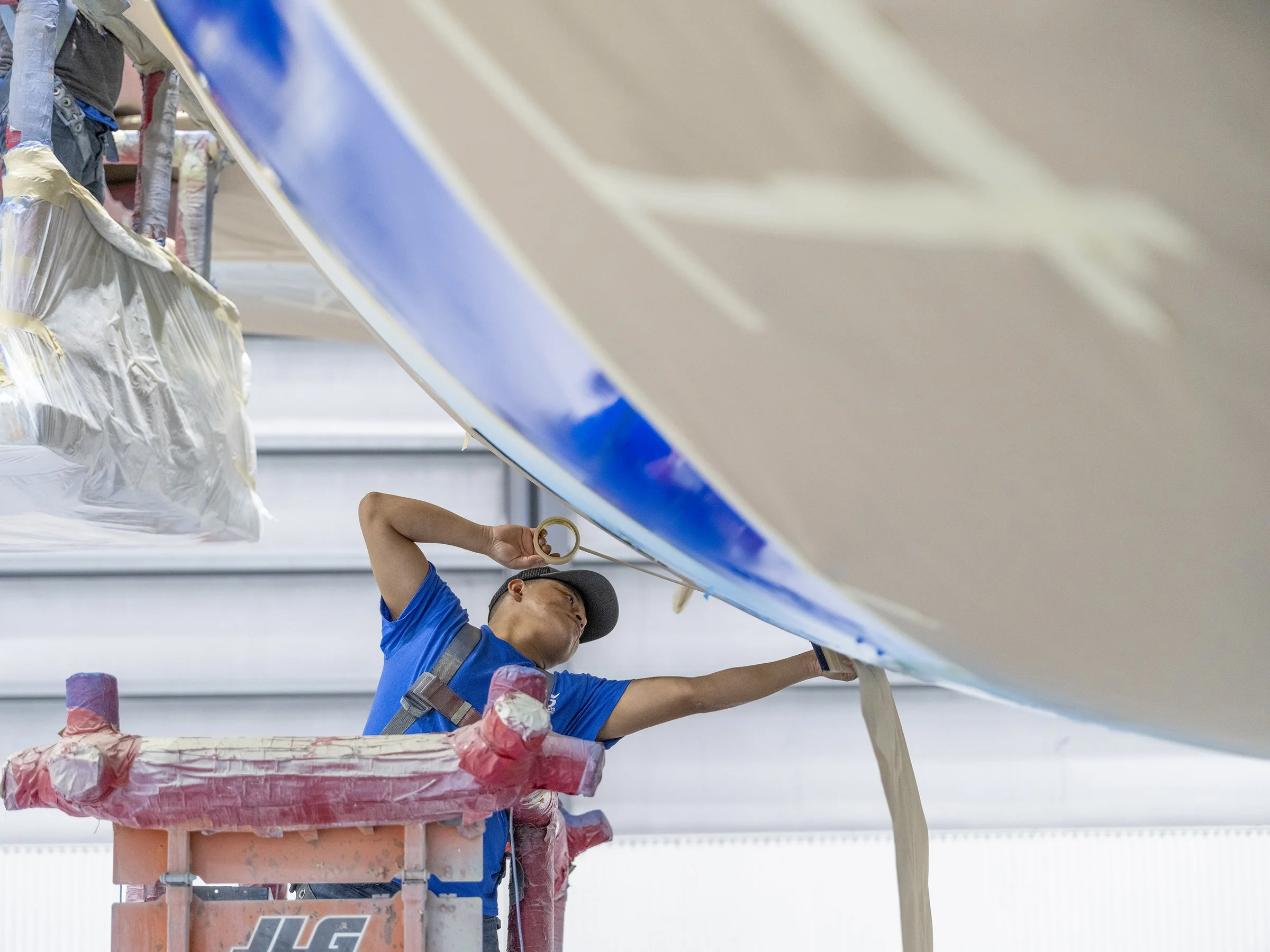JetBlue a320 paintshop portraits-3.jpg