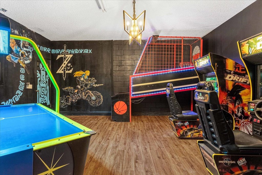 Legend of Zelda Arcade Gameroom.jpg