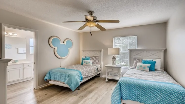 322ndFloorBedroom.jpg