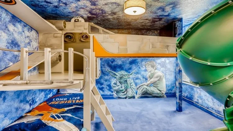 44-starwarsroom.jpg
