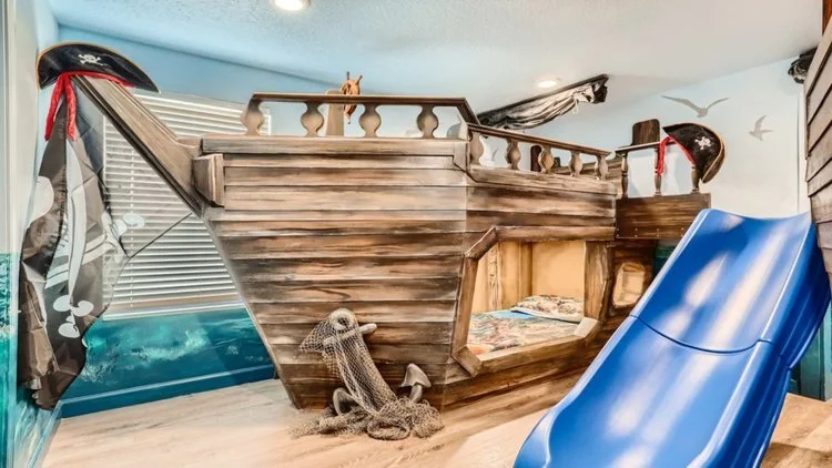 262ndFloorBedroom.jpg